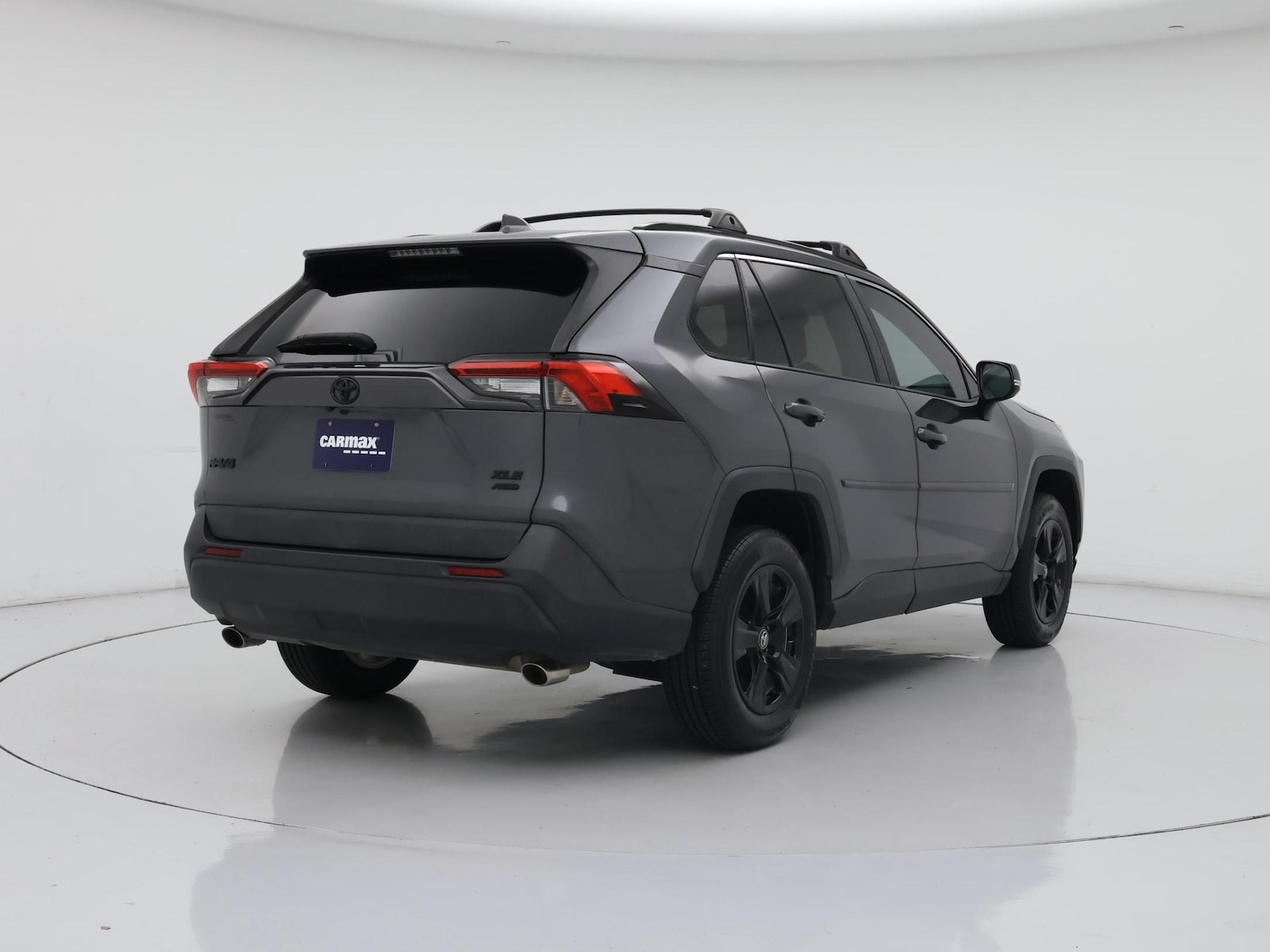 2020 Toyota RAV4 XLE - Photo 9
