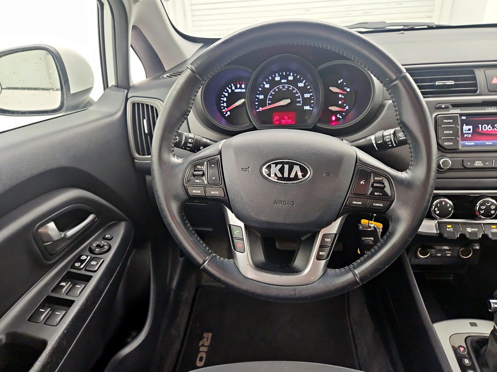 Thumbnail: 2015 Kia Rio - 10