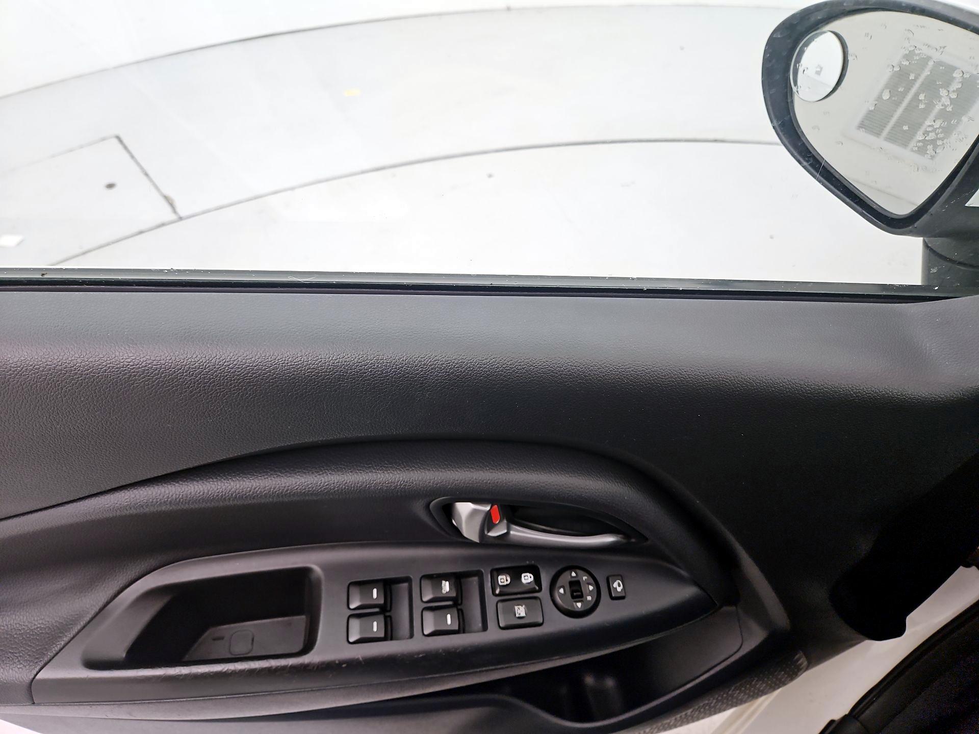 Thumbnail: 2015 Kia Rio - 12