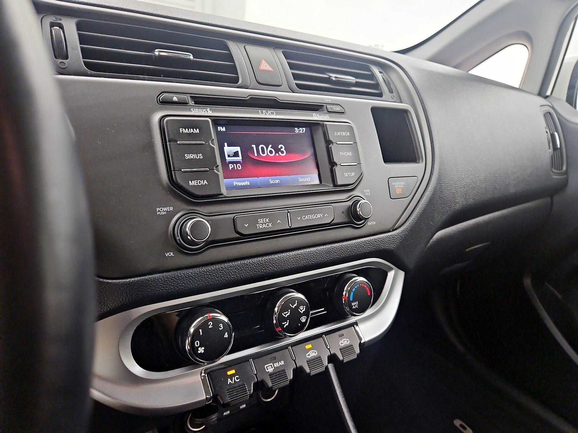 Thumbnail: 2015 Kia Rio - 15