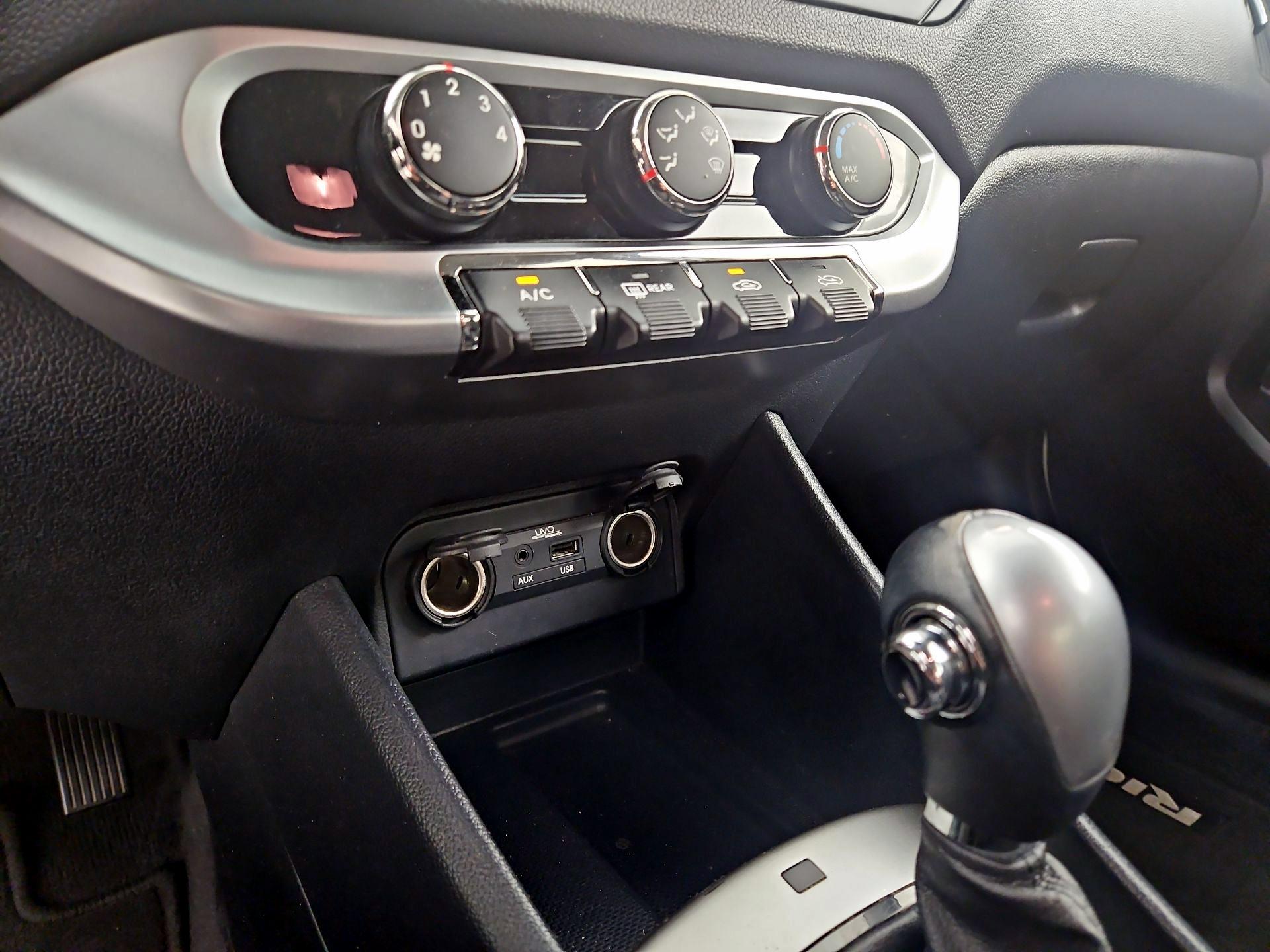 Thumbnail: 2015 Kia Rio - 16