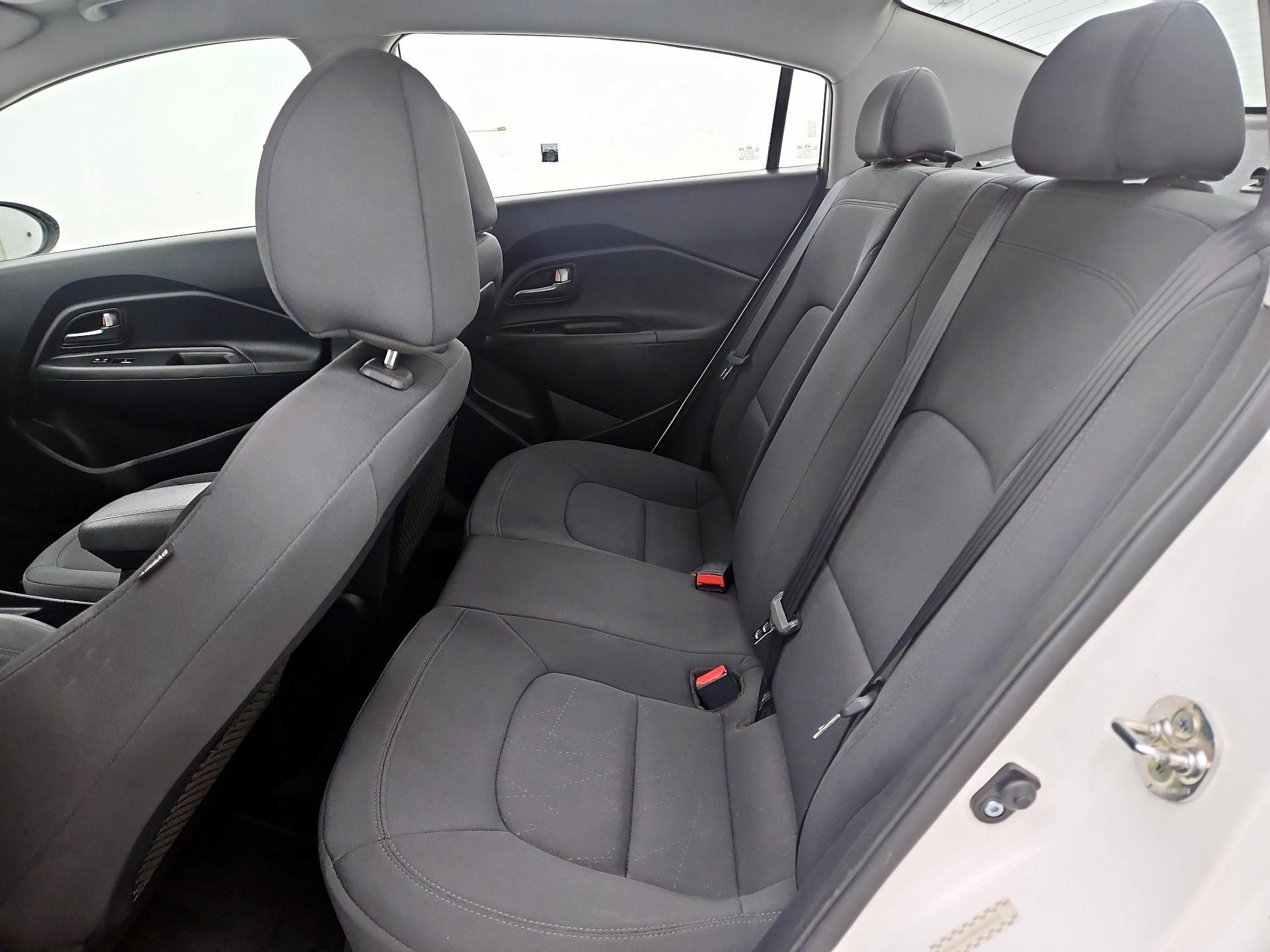 Thumbnail: 2015 Kia Rio - 19
