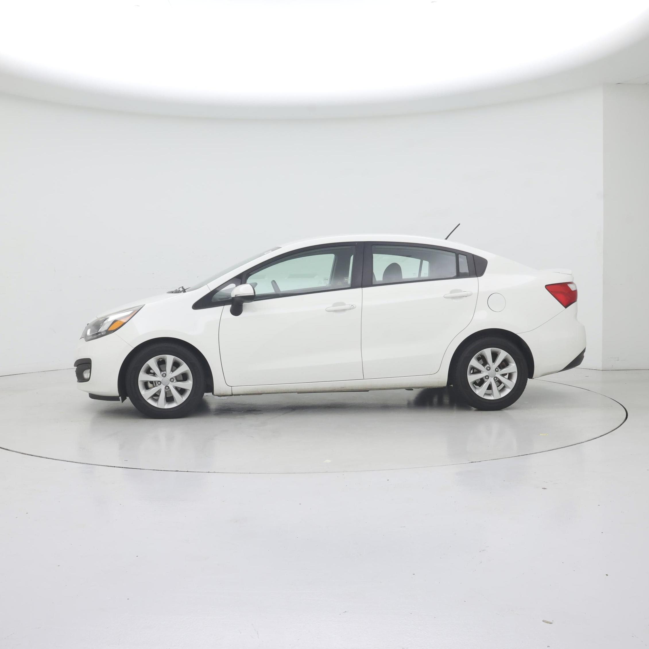 Thumbnail: 2015 Kia Rio - 3