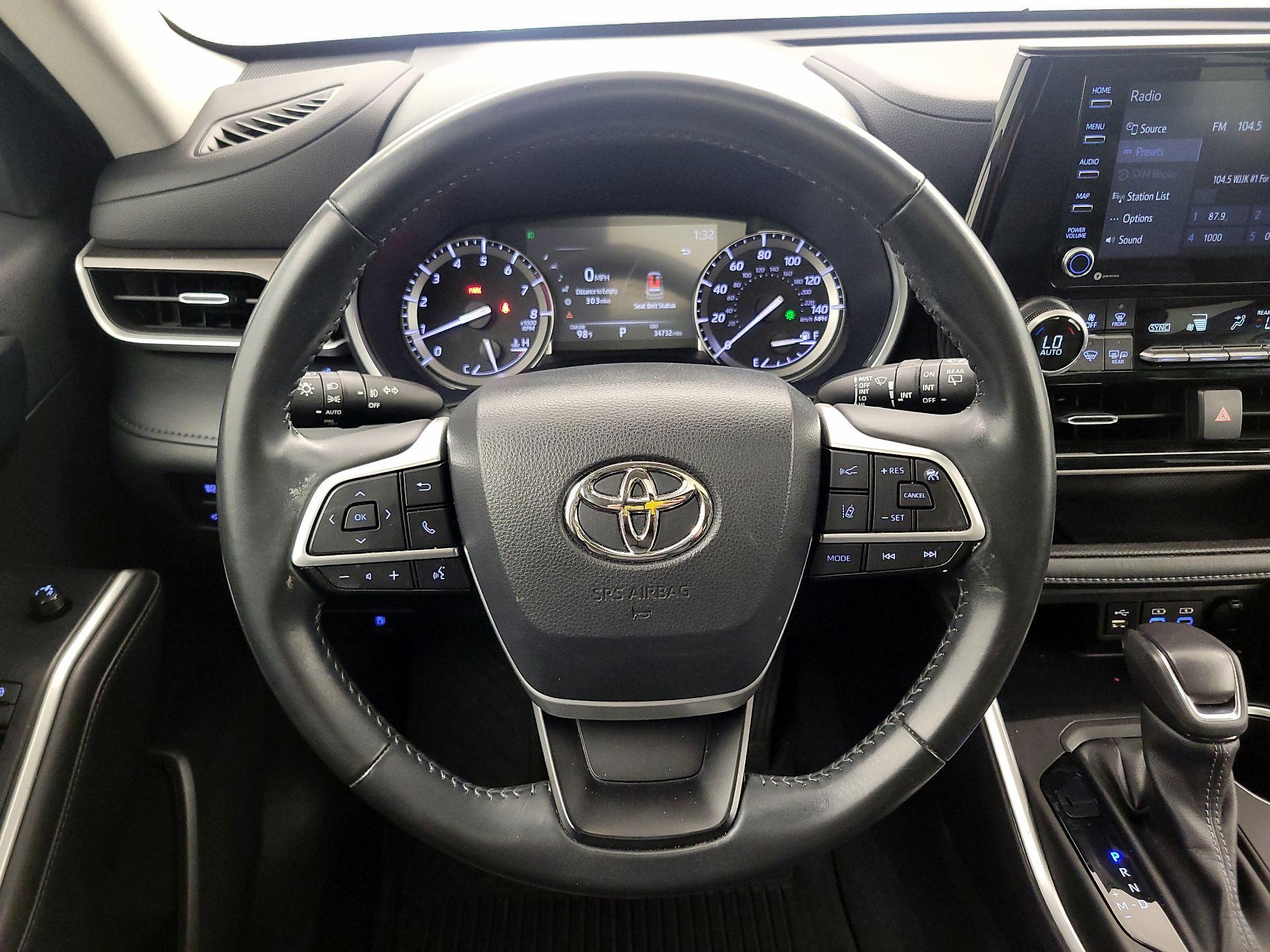 Thumbnail: 2022 Toyota Highlander - 10