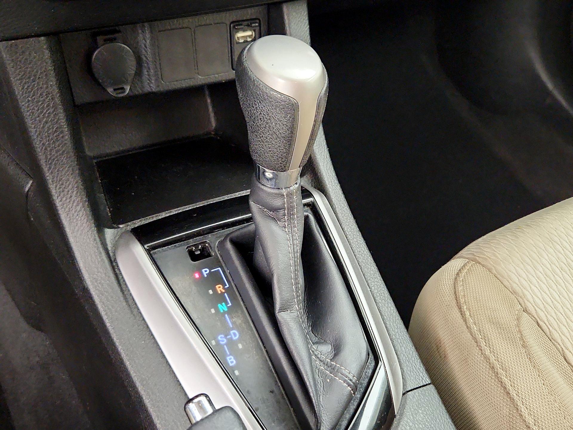 Thumbnail: 2015 Toyota Corolla - 17