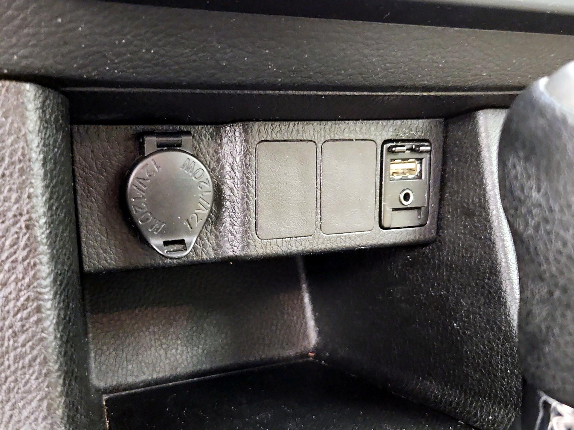 Thumbnail: 2015 Toyota Corolla - 18
