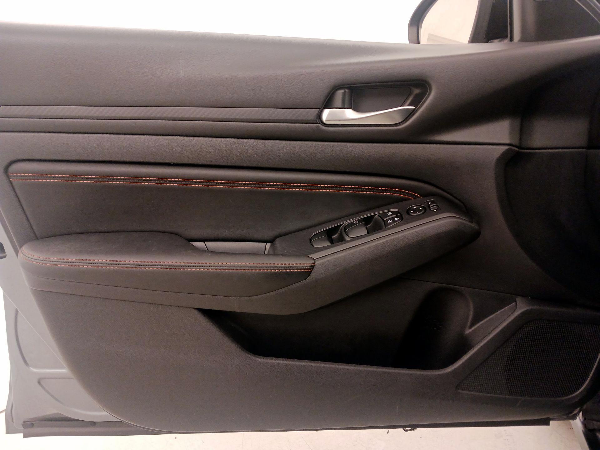 Thumbnail: 2019 Nissan Altima - 12