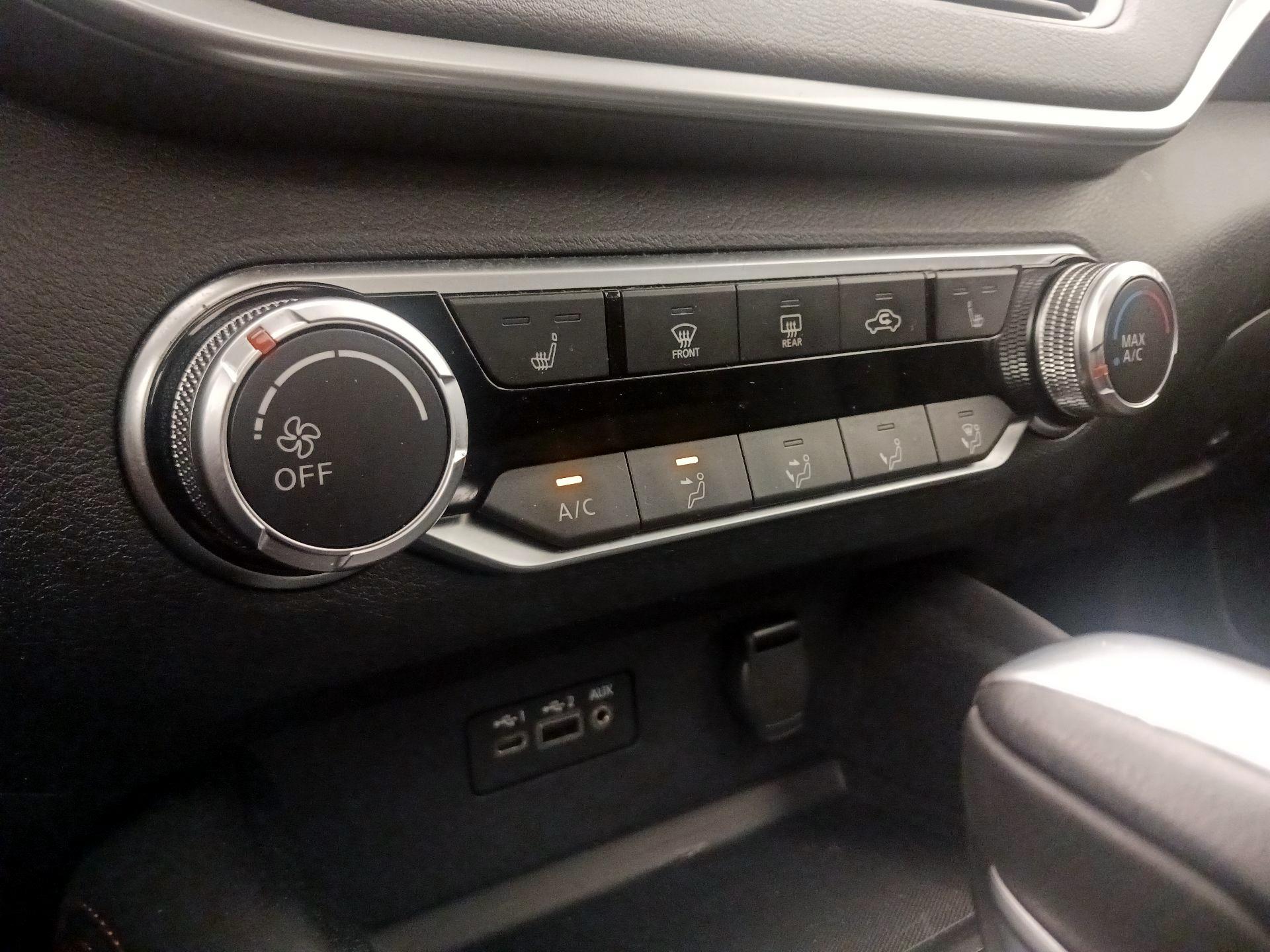 Thumbnail: 2019 Nissan Altima - 16