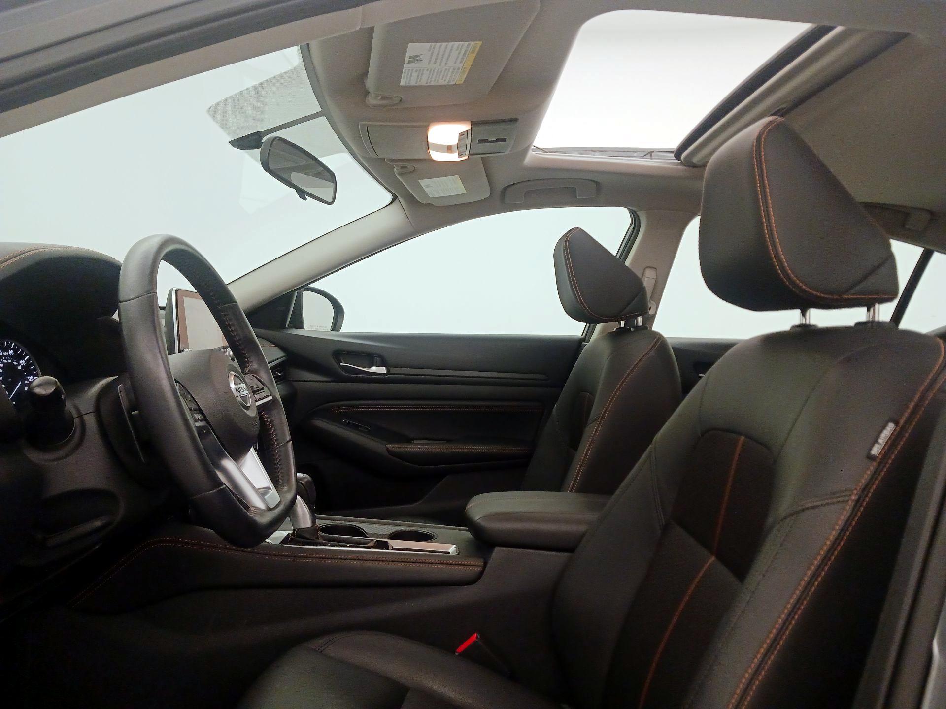 Thumbnail: 2019 Nissan Altima - 19
