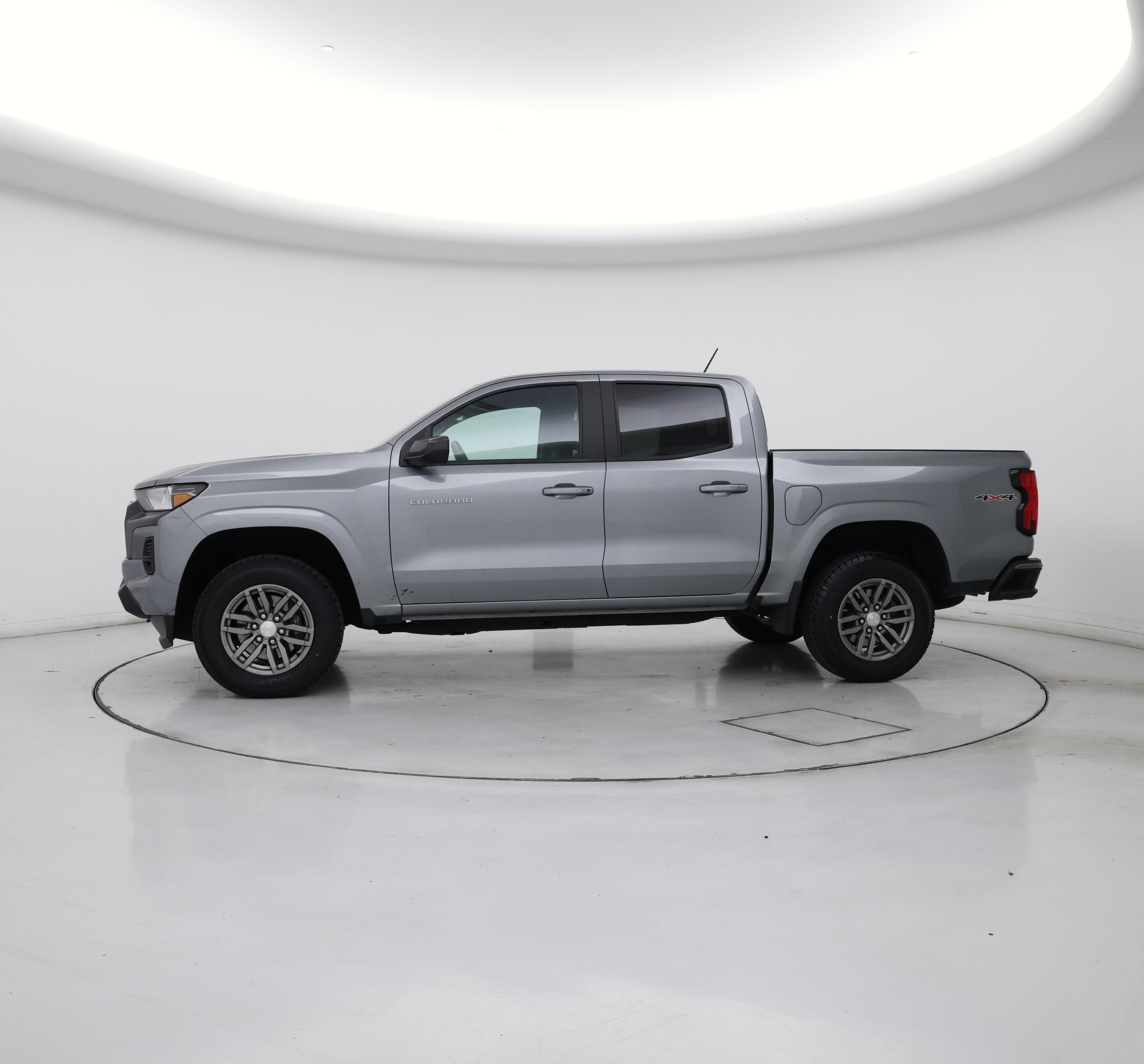 Thumbnail: 2024 Chevrolet Colorado - 3