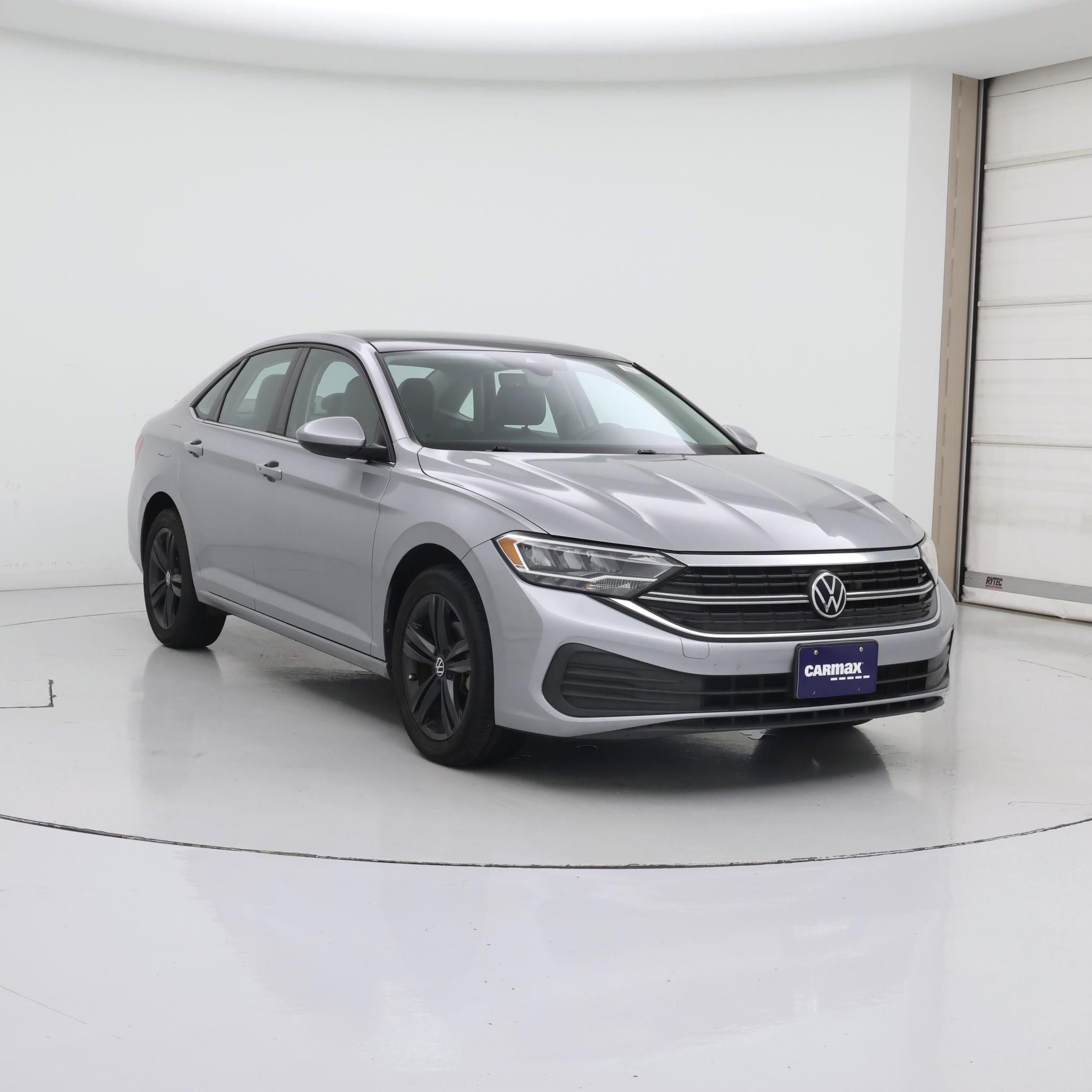 Silver 2022 Volkswagen Jetta Sedan Front-Wheel Drive Automatic