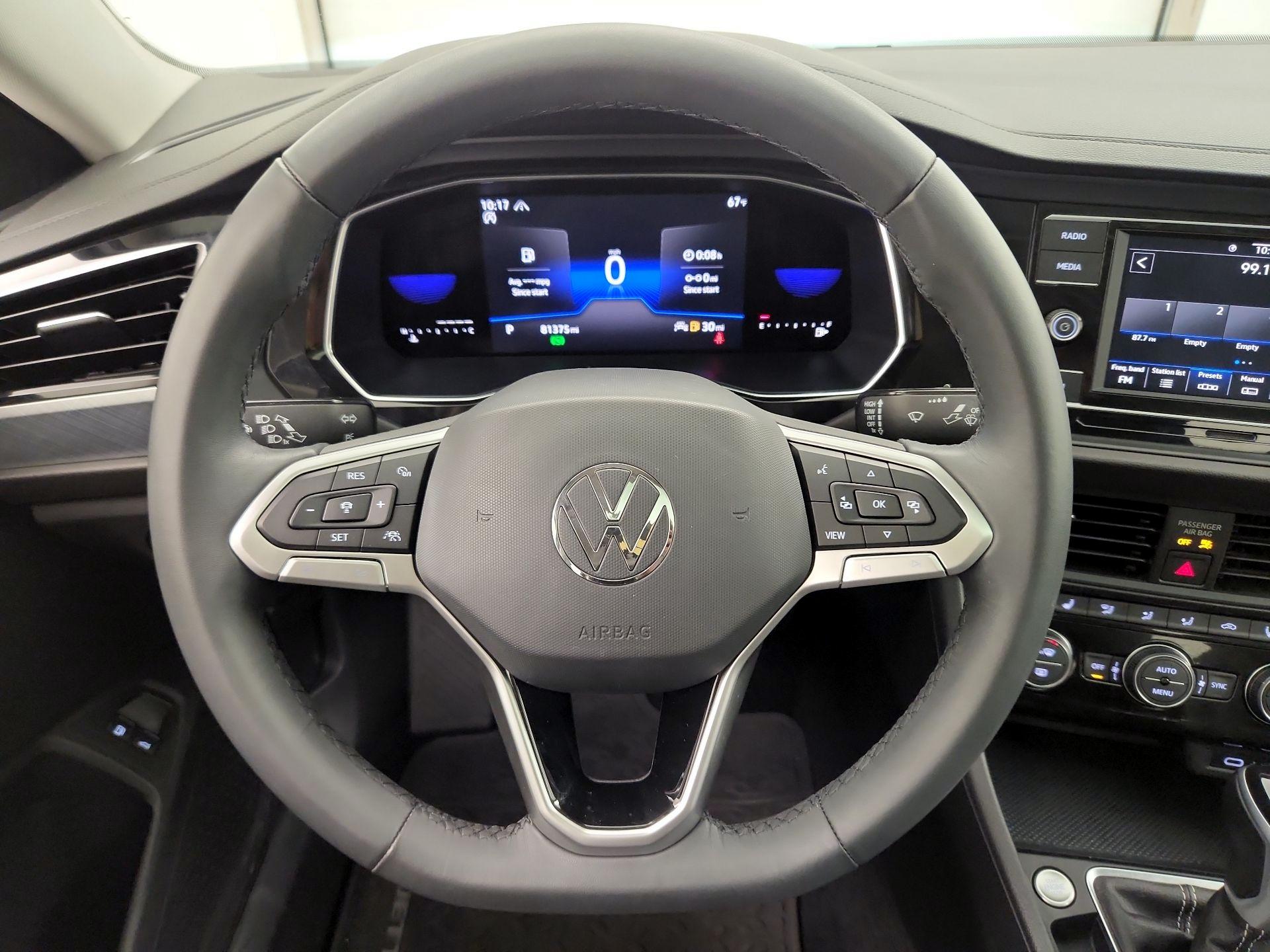 Thumbnail: 2022 Volkswagen Jetta - 10