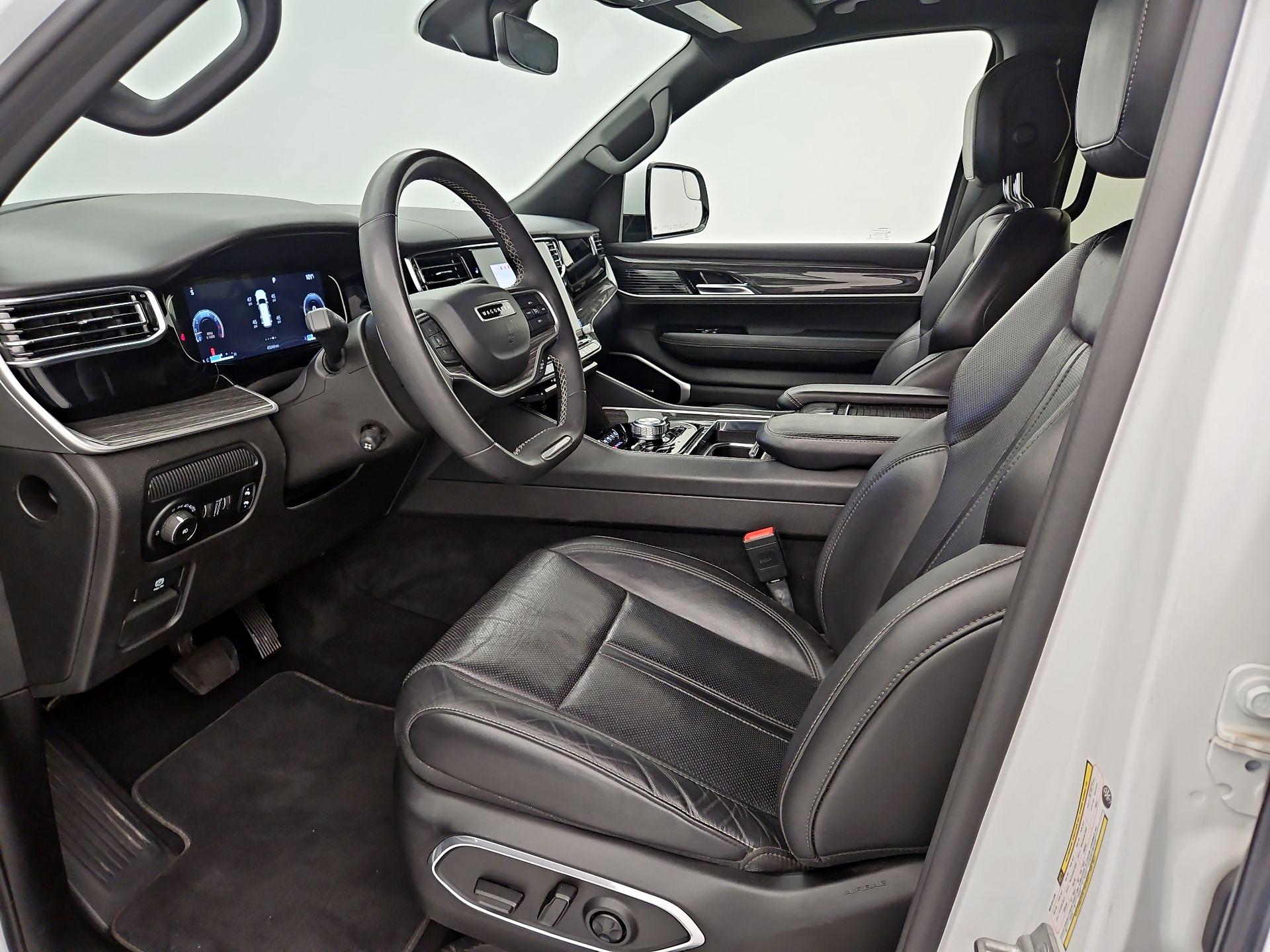 Thumbnail: 2022 Jeep Wagoneer - 11