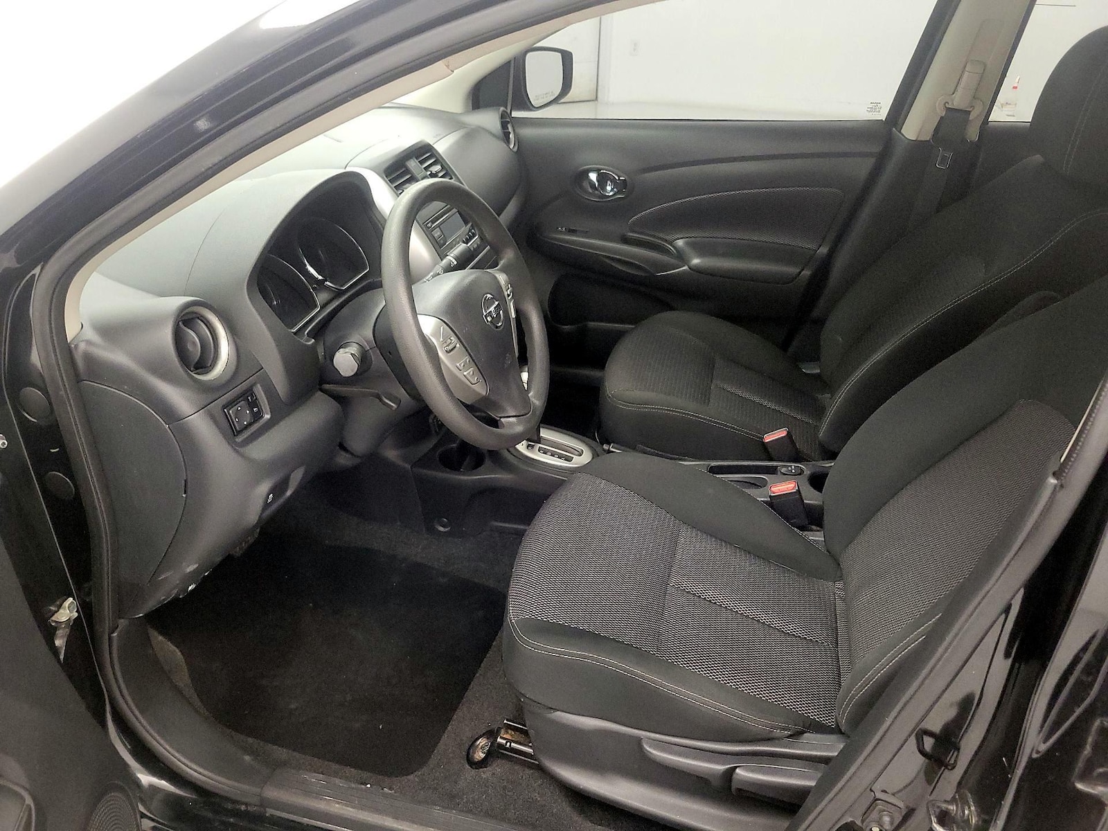 2018 Nissan Versa Sedan SV - Photo 12