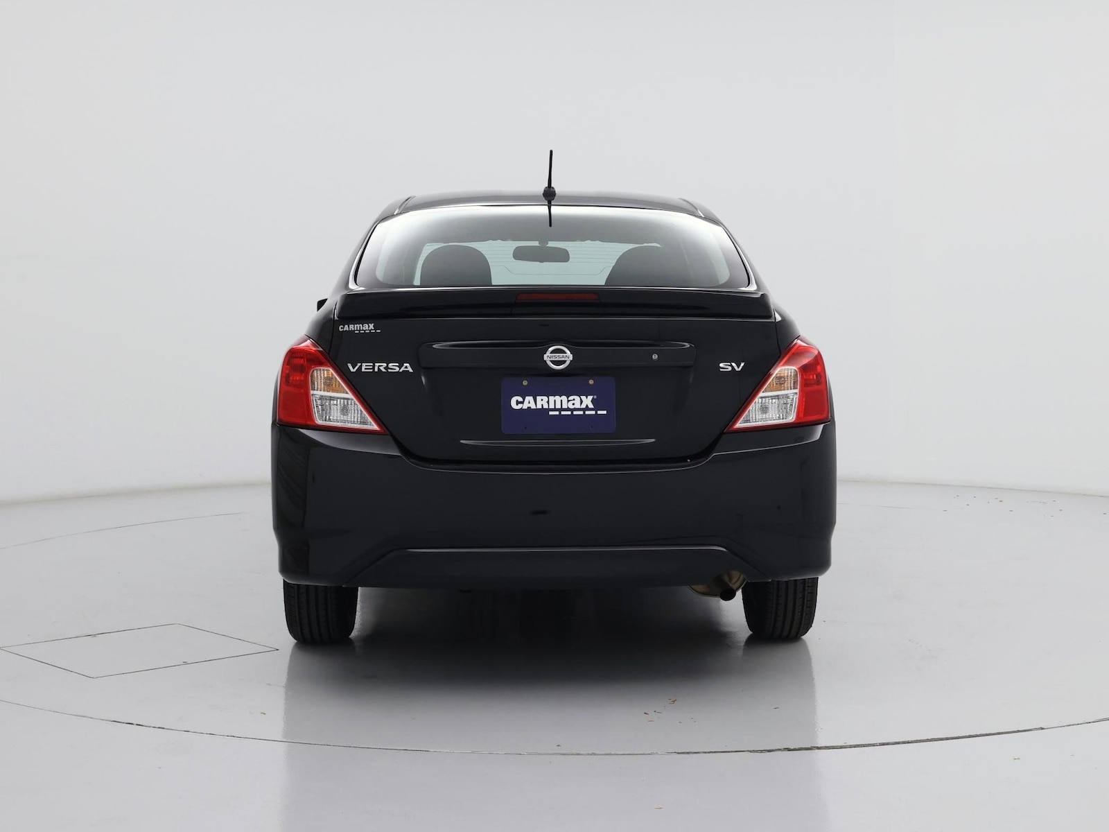2018 Nissan Versa Sedan SV - Photo 7