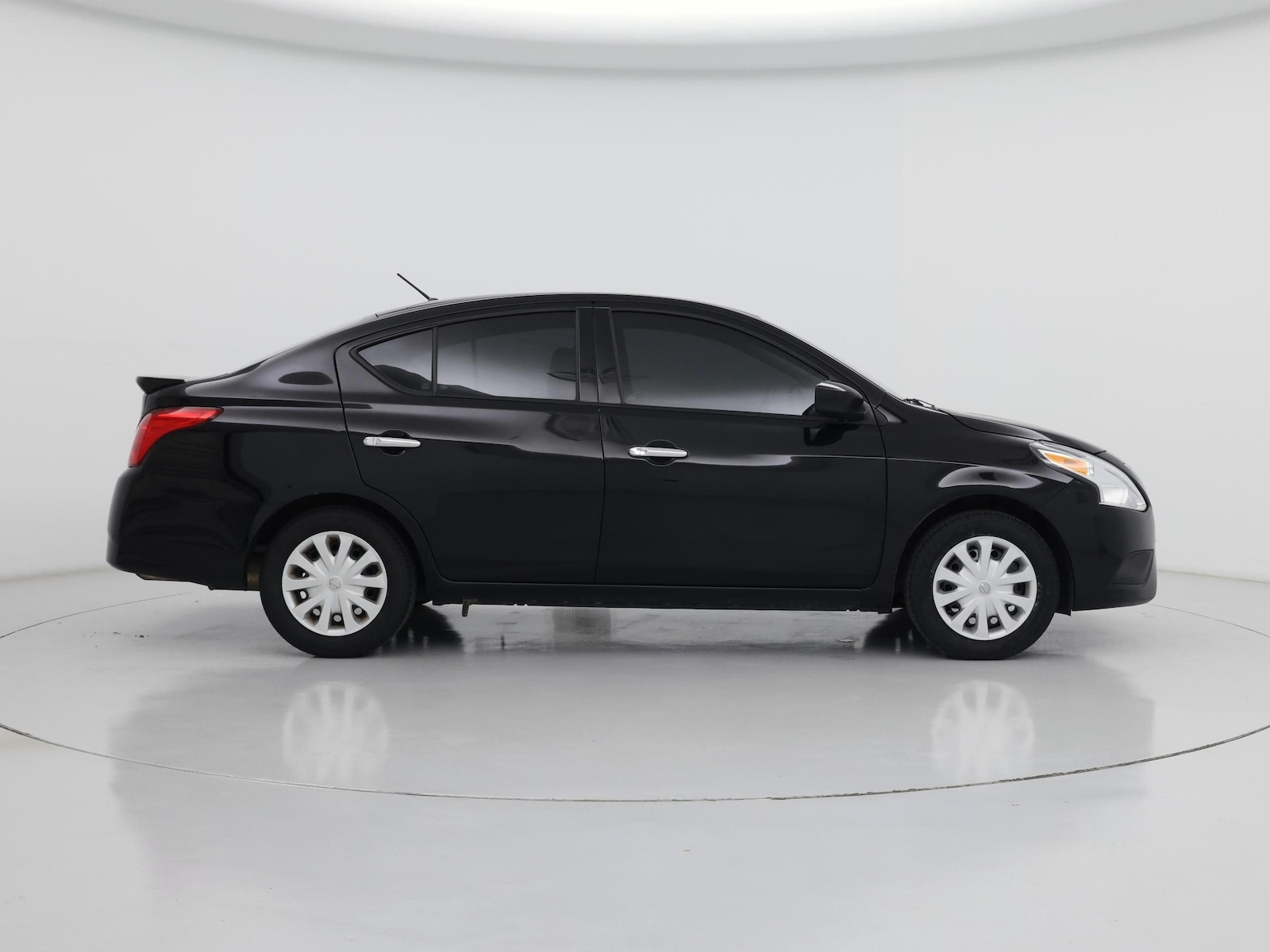 2018 Nissan Versa Sedan SV - Photo 8