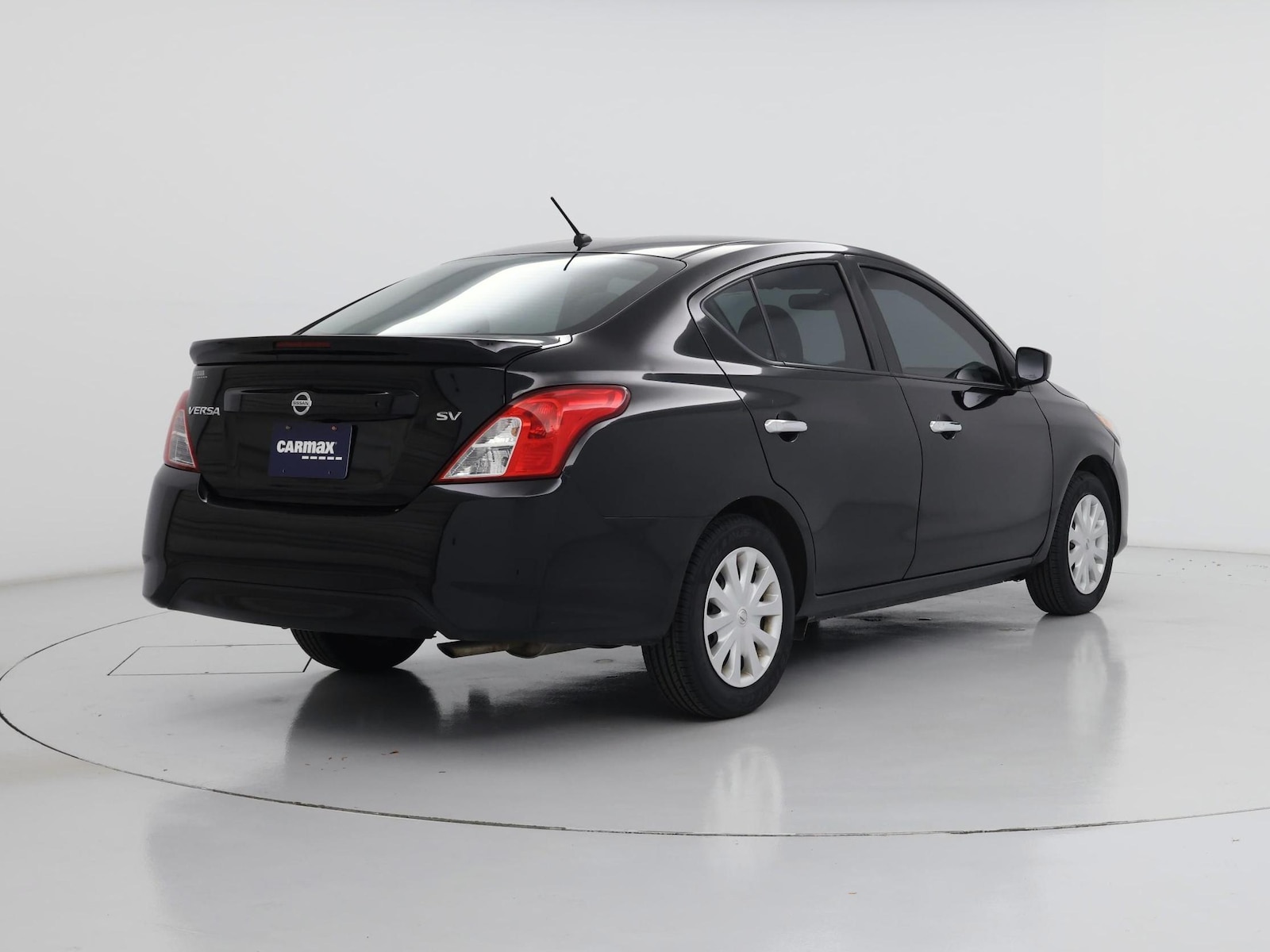 2018 Nissan Versa Sedan SV - Photo 9