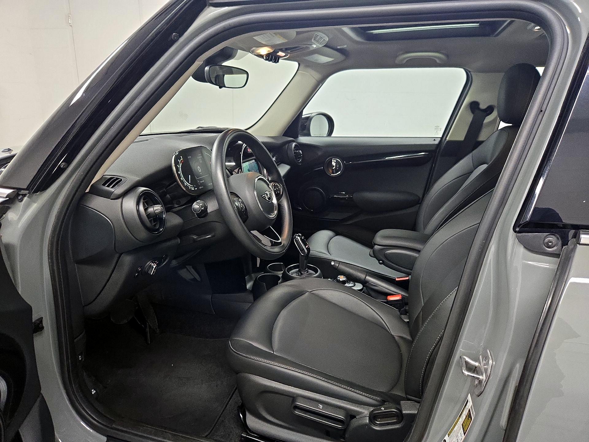 Thumbnail: 2021 MINI Cooper Hardtop - 11