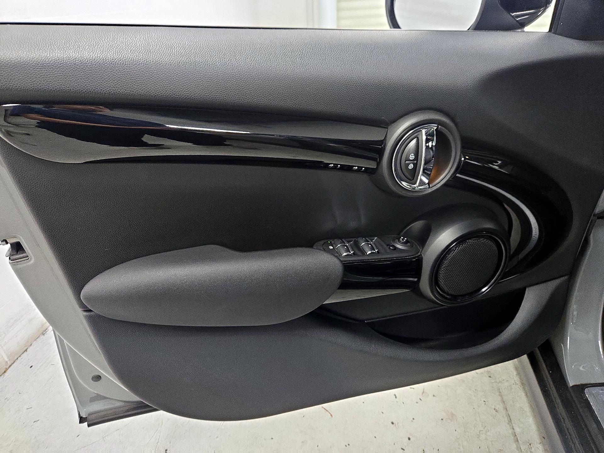 Thumbnail: 2021 MINI Cooper Hardtop - 12