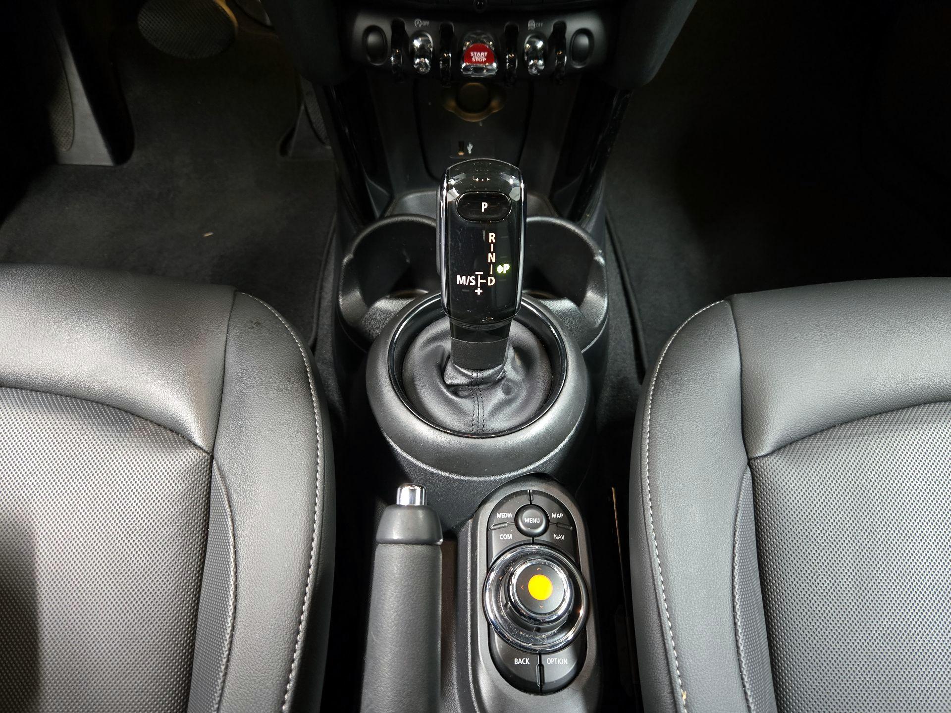 Thumbnail: 2021 MINI Cooper Hardtop - 18