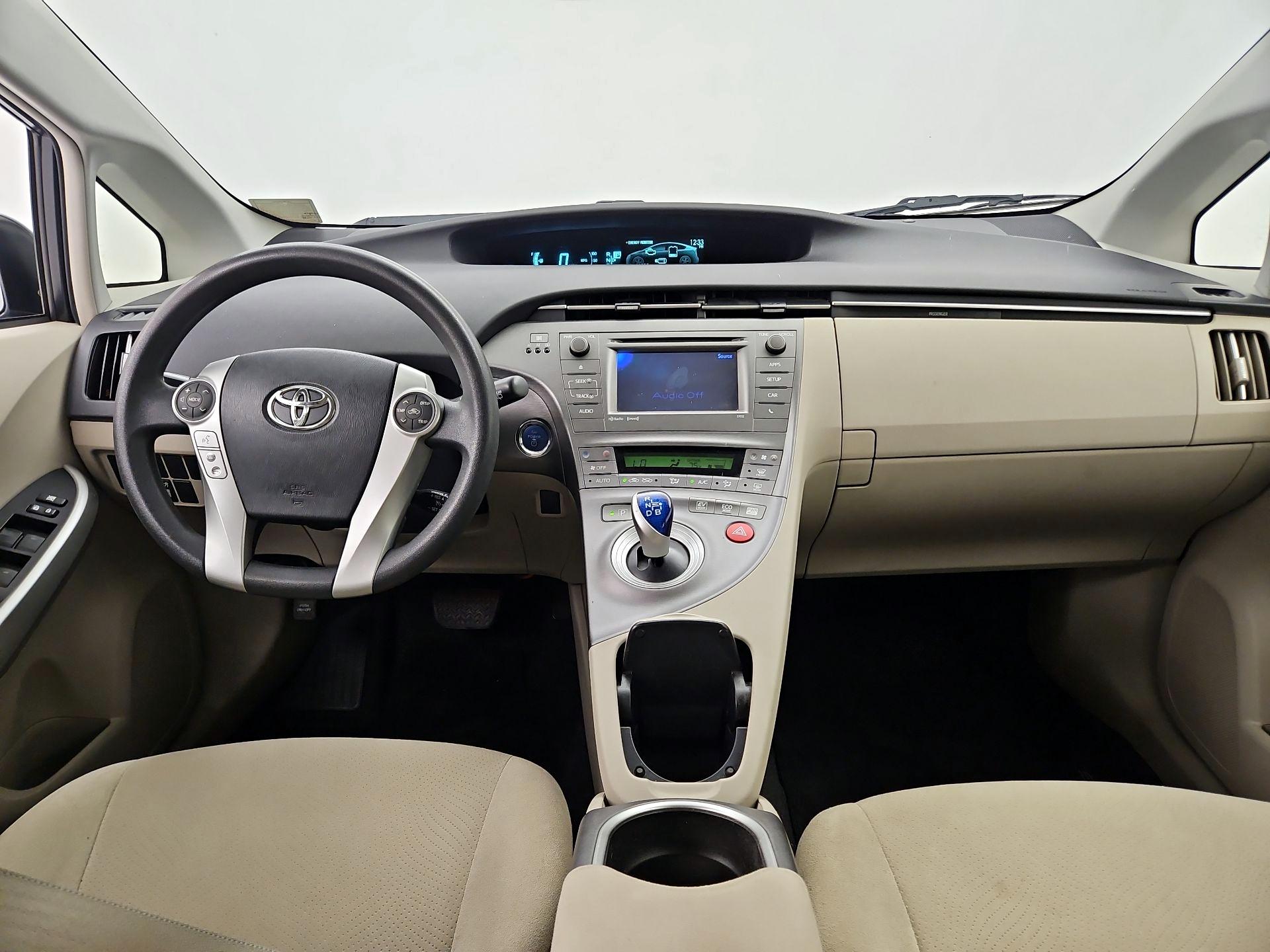 Thumbnail: 2014 Toyota Prius - 9