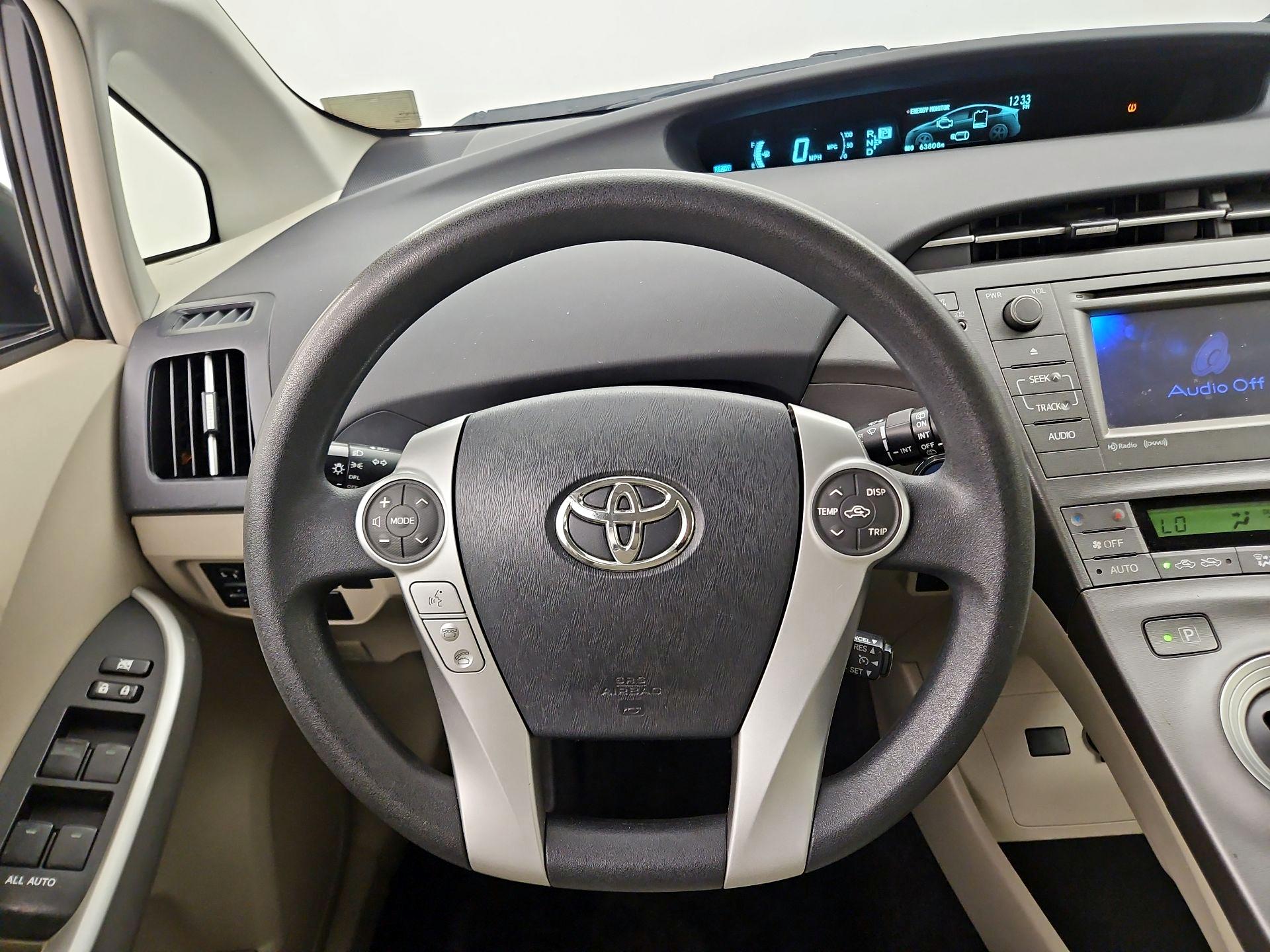 Thumbnail: 2014 Toyota Prius - 10