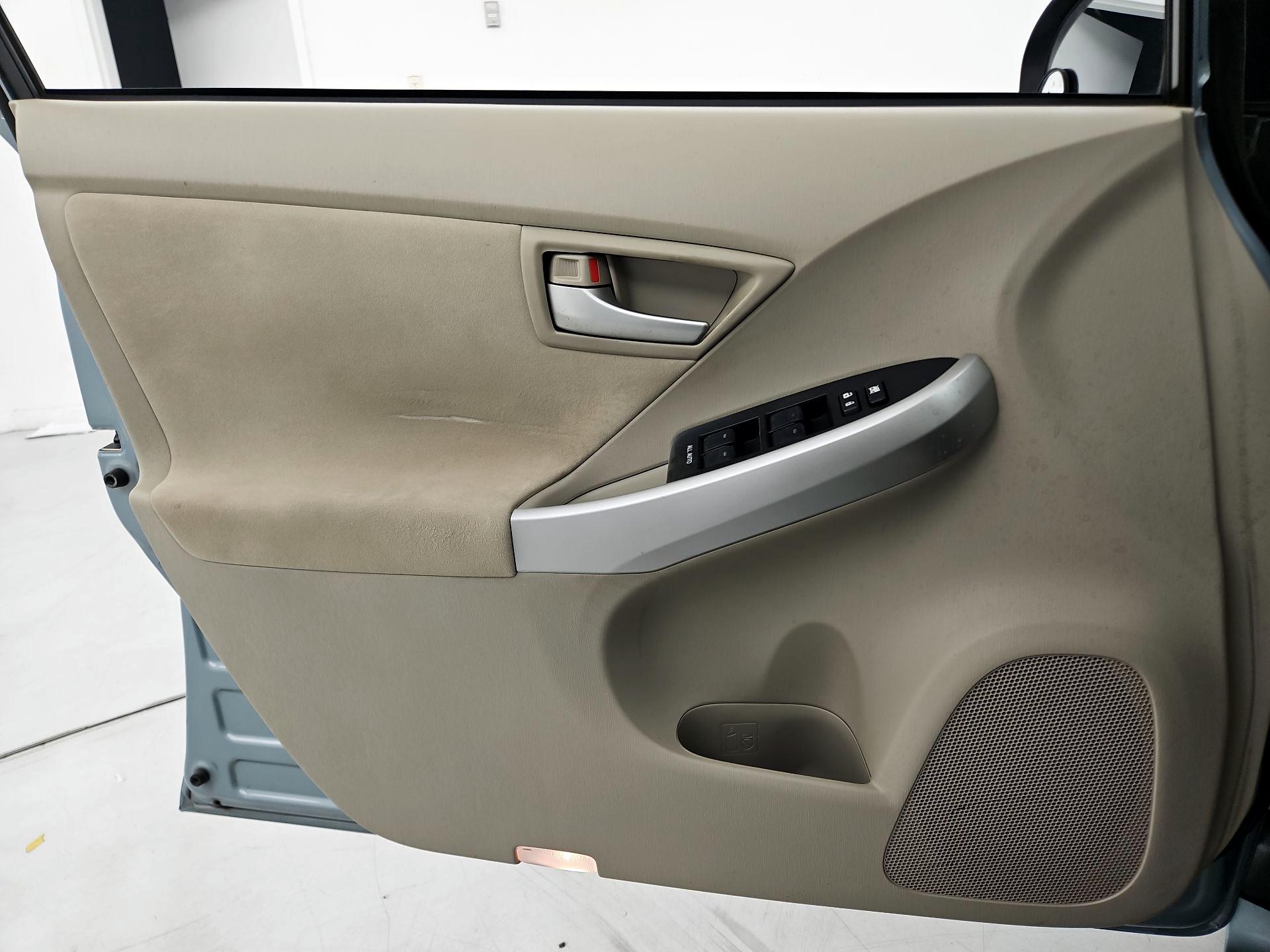 Thumbnail: 2014 Toyota Prius - 12