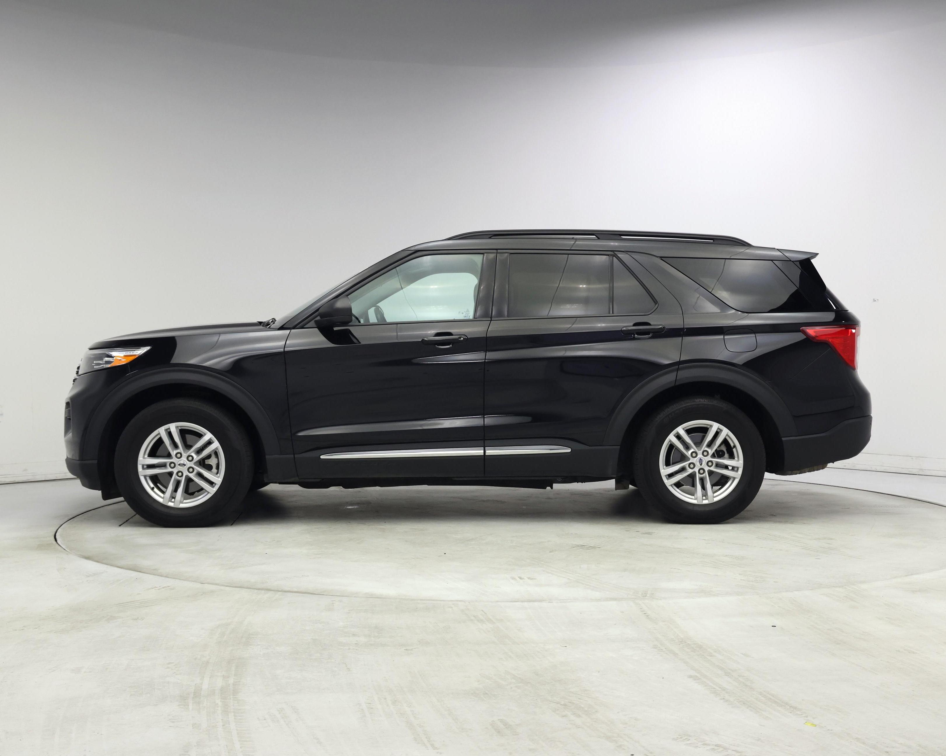 Thumbnail: 2022 Ford Explorer - 3
