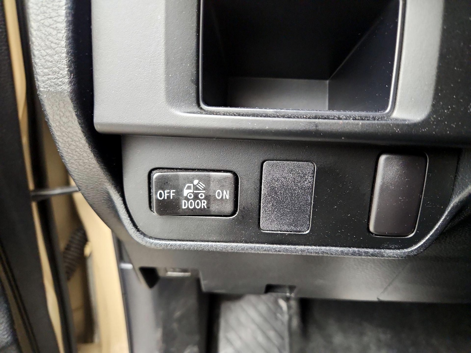 2017 Toyota Tacoma SR5 - Photo 14