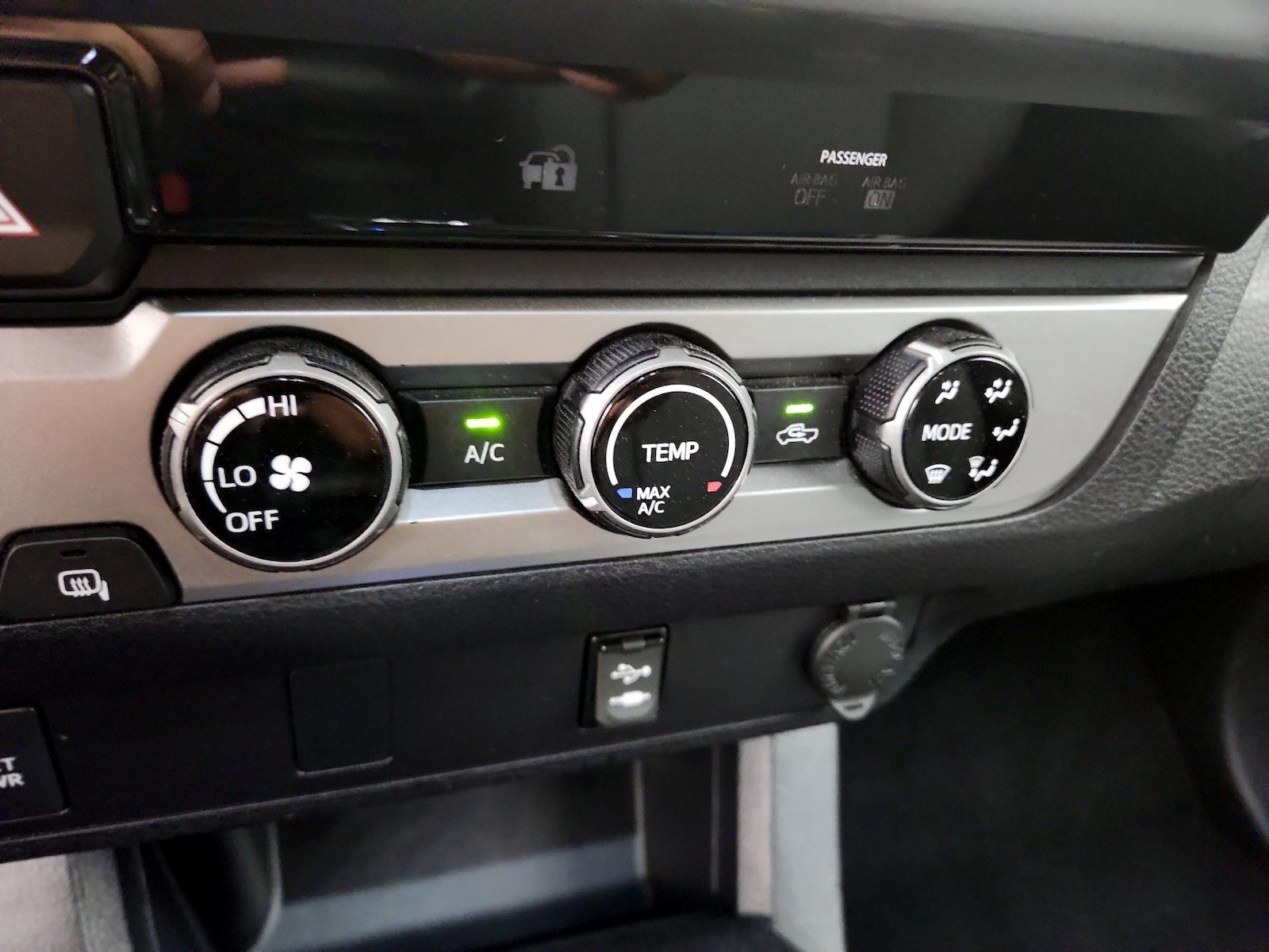 2017 Toyota Tacoma SR5 - Photo 17