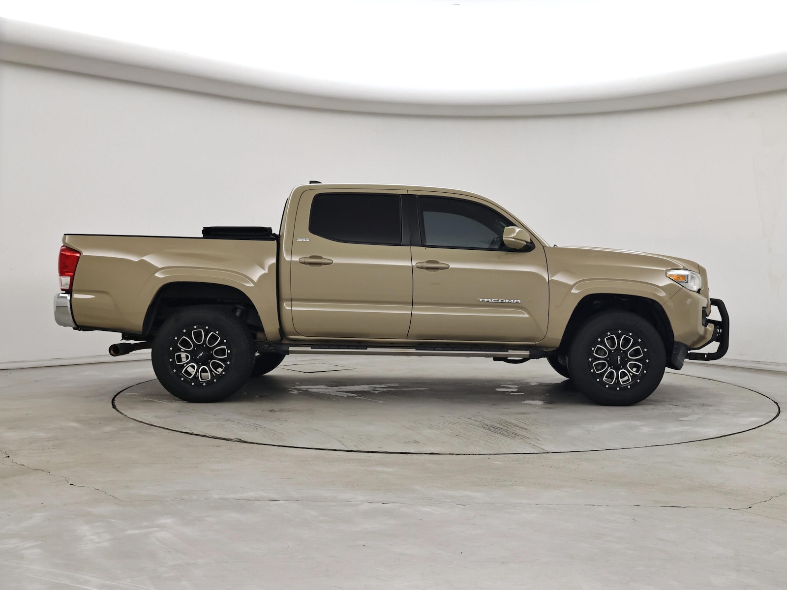 2017 Toyota Tacoma SR5 - Photo 8