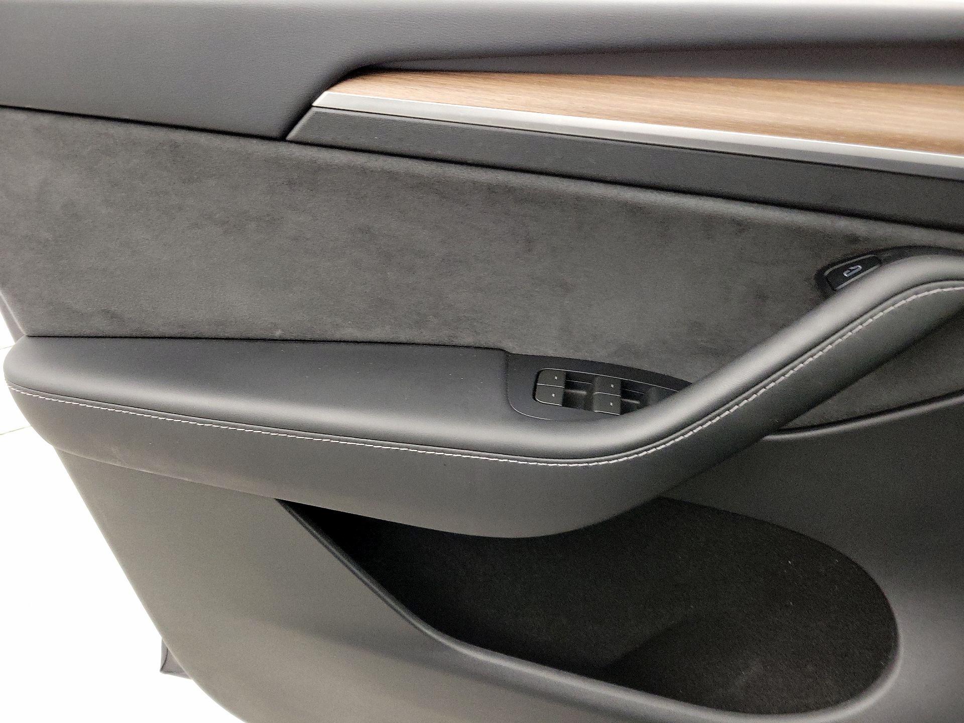 Thumbnail: 2023 Tesla Model Y - 12
