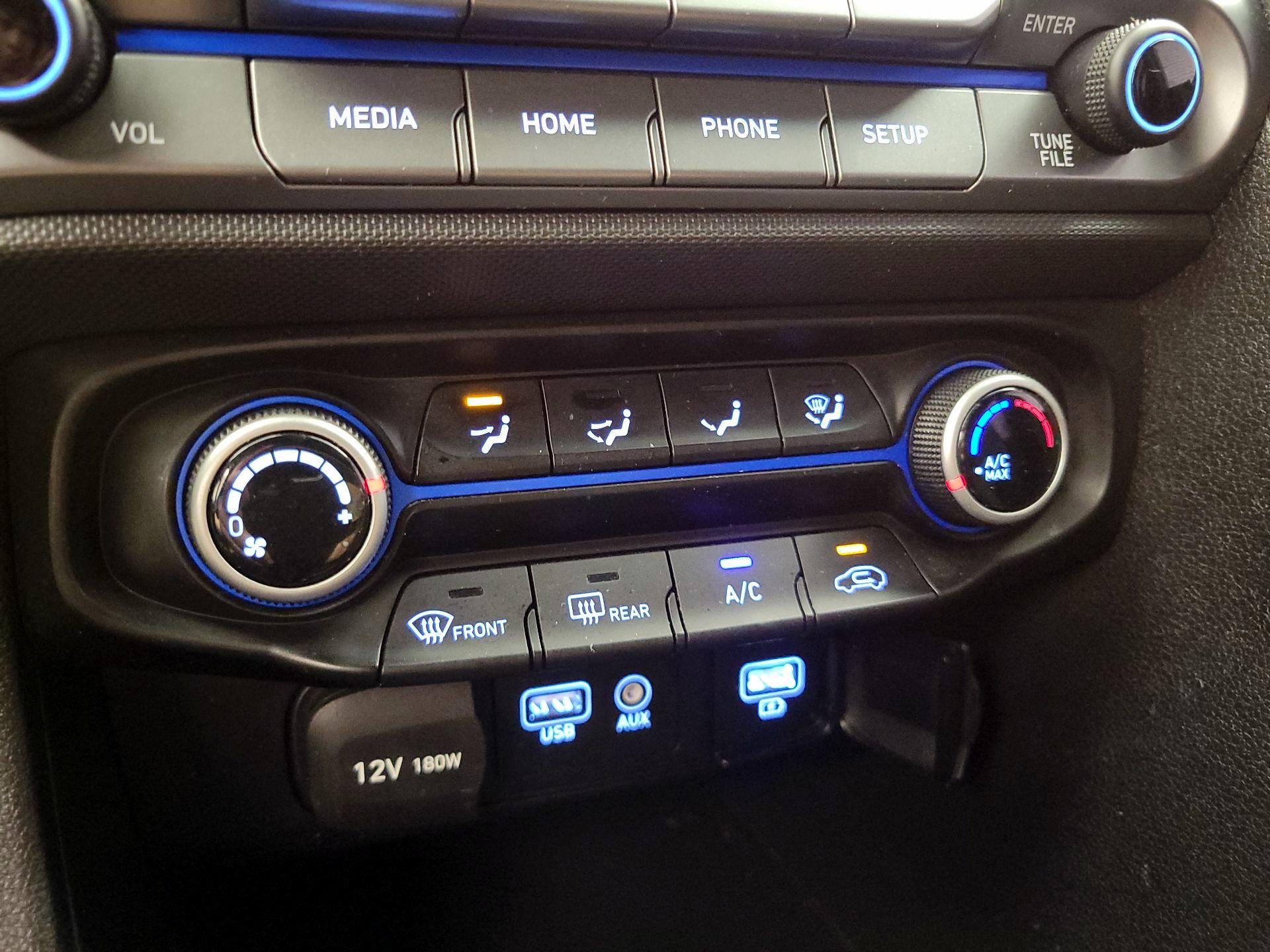 Thumbnail: 2019 Hyundai Veloster - 16