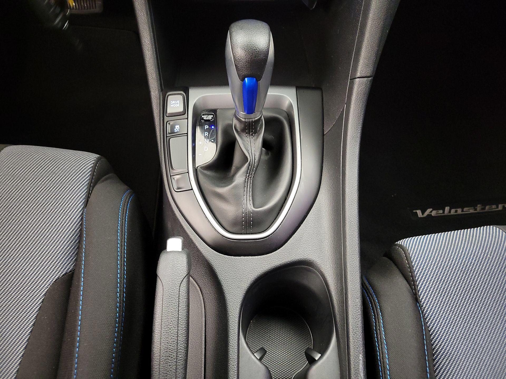 Thumbnail: 2019 Hyundai Veloster - 17