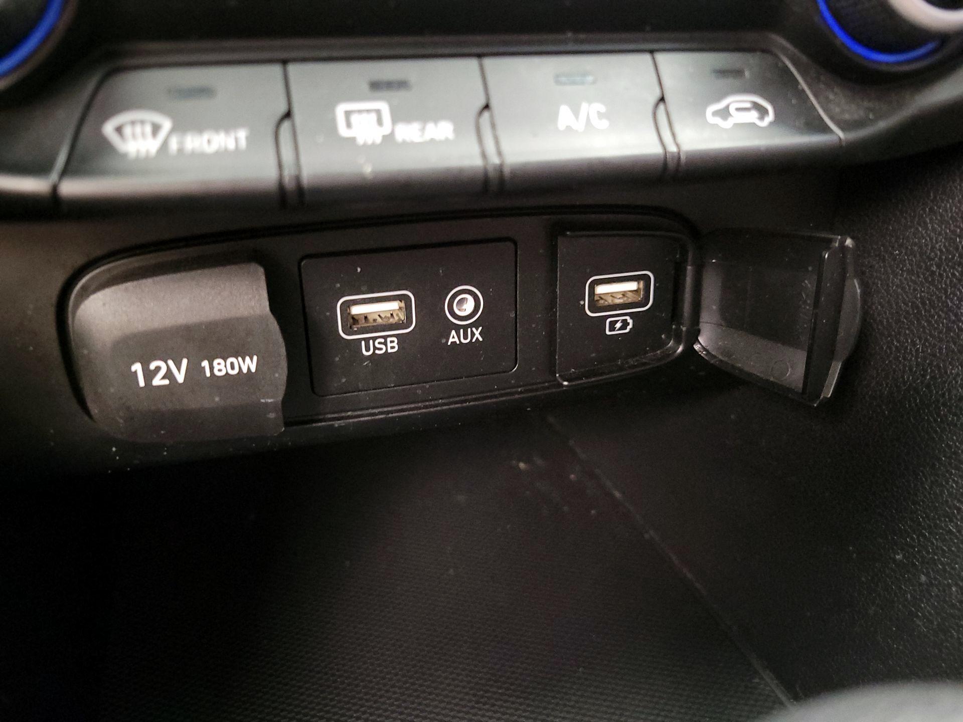 Thumbnail: 2019 Hyundai Veloster - 18