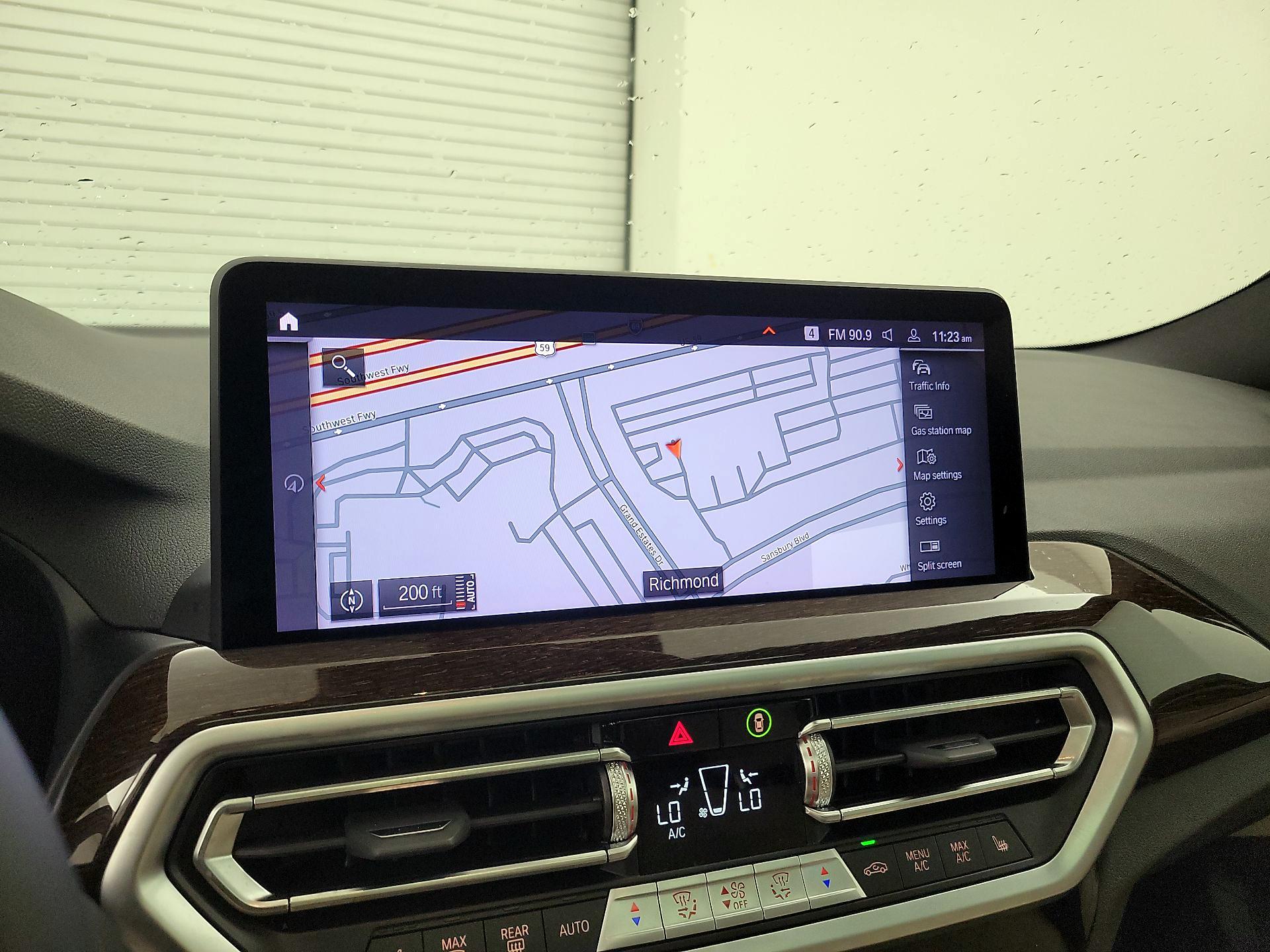 Thumbnail: 2025 BMW X4 - 14