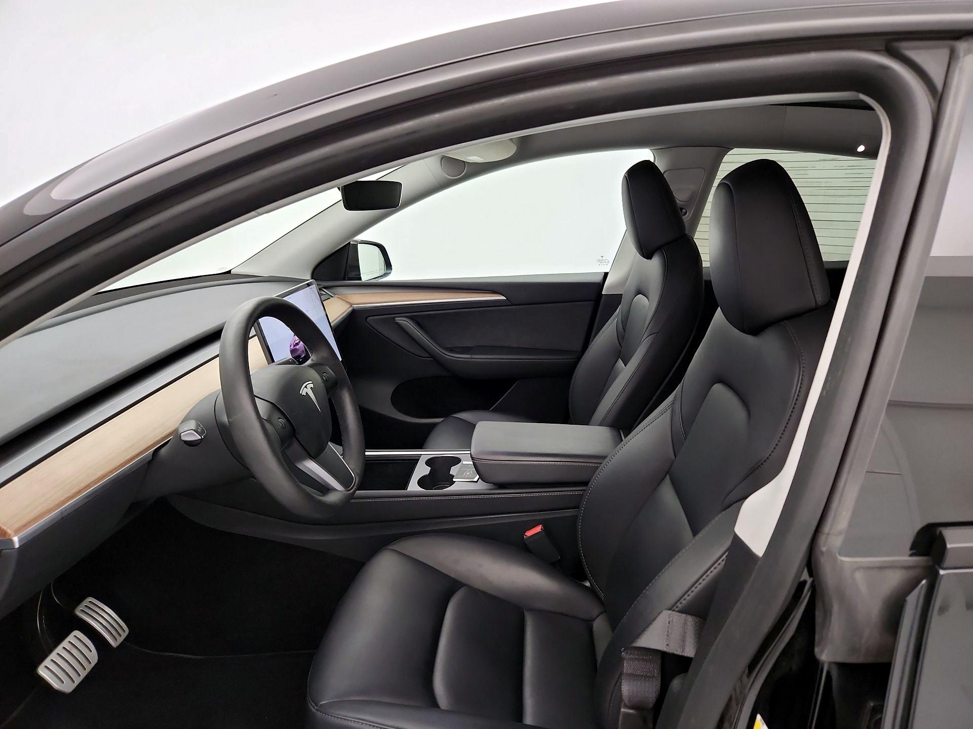Thumbnail: 2023 Tesla Model Y - 11