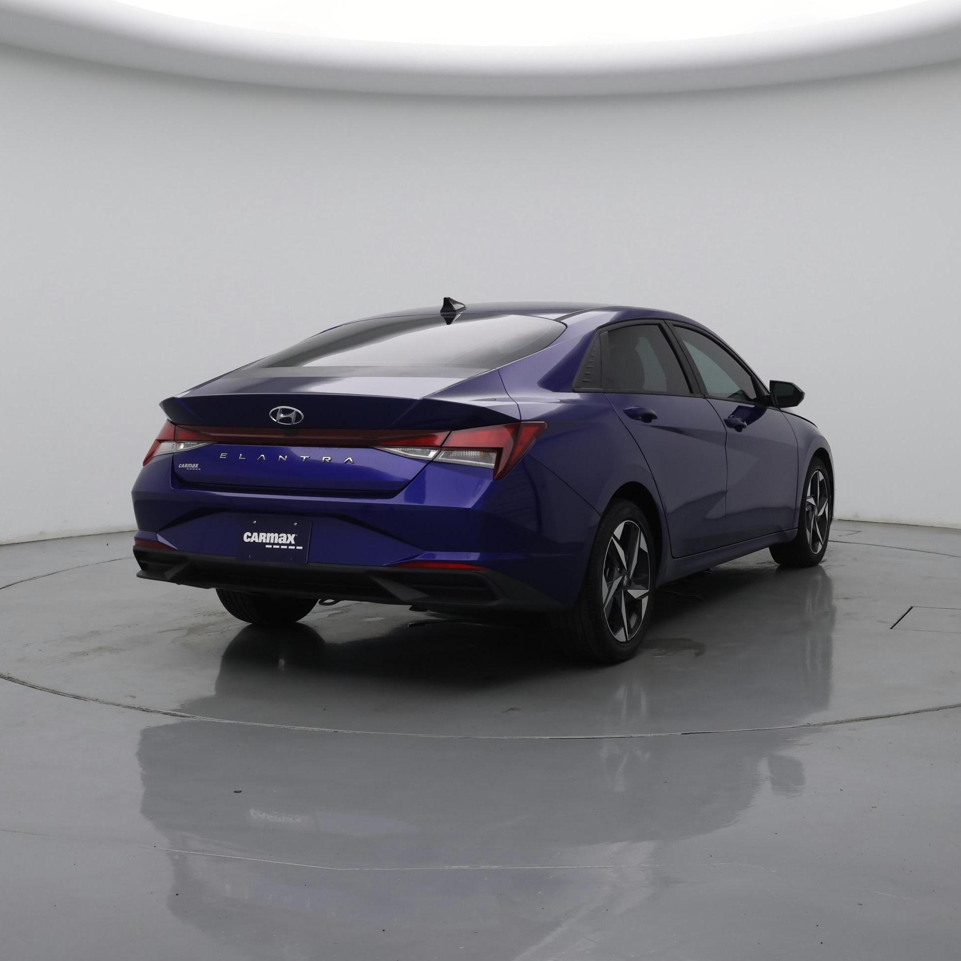 Thumbnail: 2023 Hyundai Elantra - 8