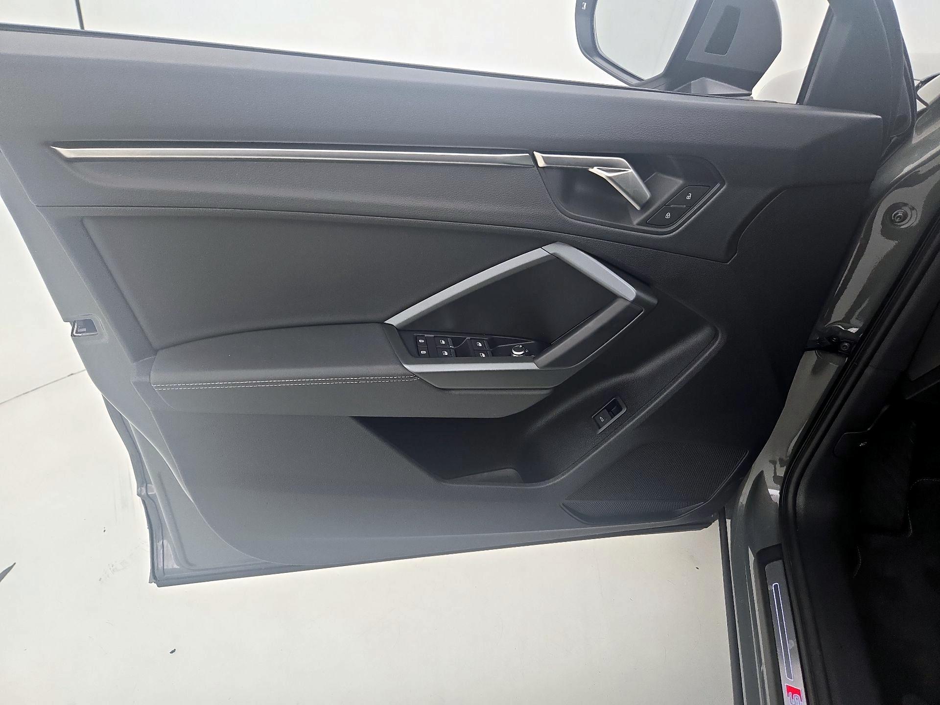 Thumbnail: 2024 Audi Q3 - 12