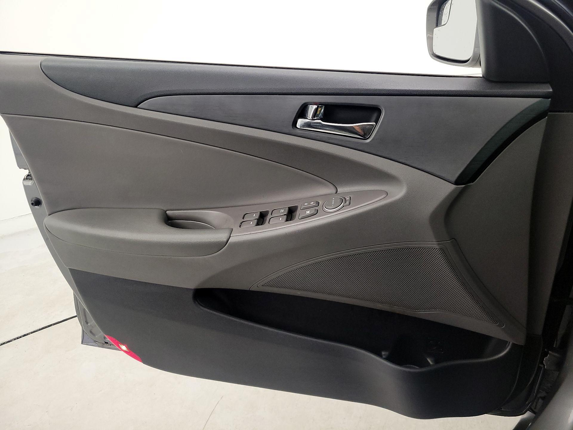 Thumbnail: 2014 Hyundai Sonata - 12