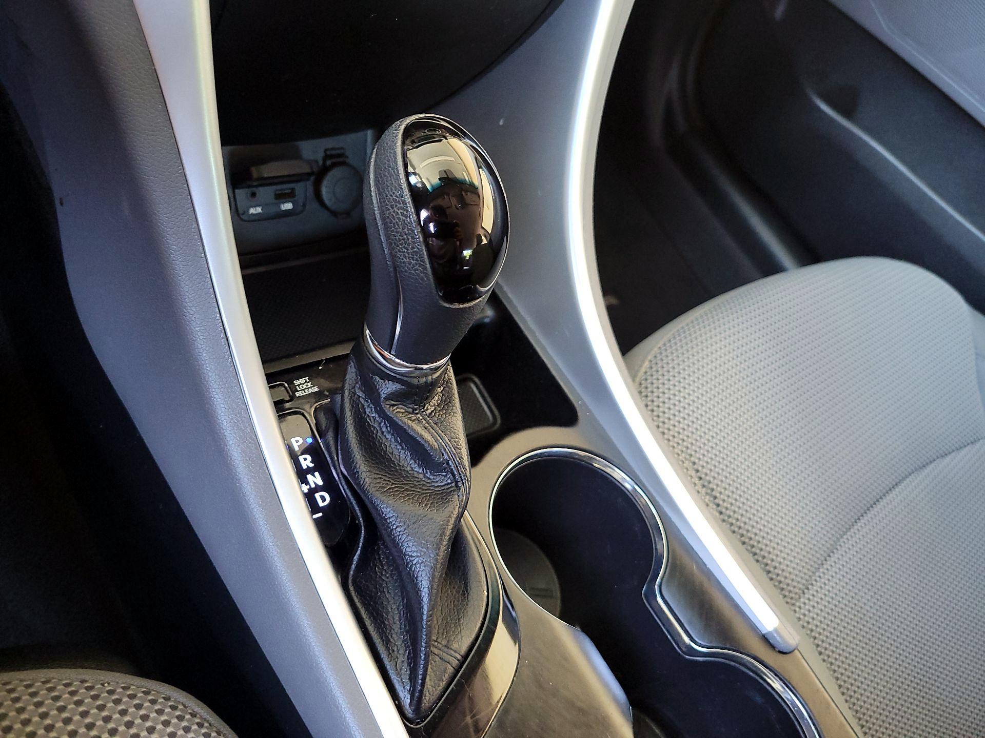 Thumbnail: 2014 Hyundai Sonata - 17