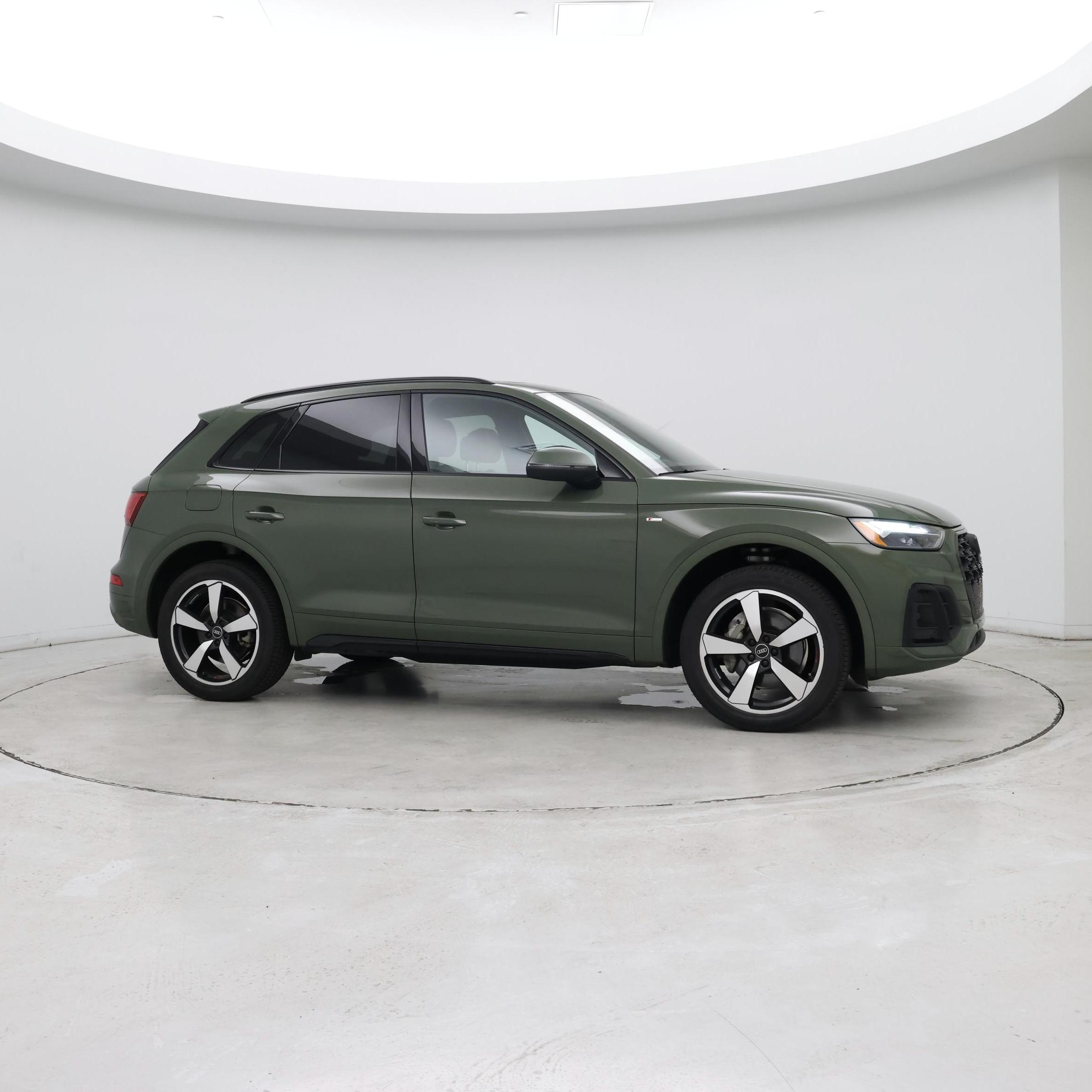 Thumbnail: 2023 Audi Q5 - 7