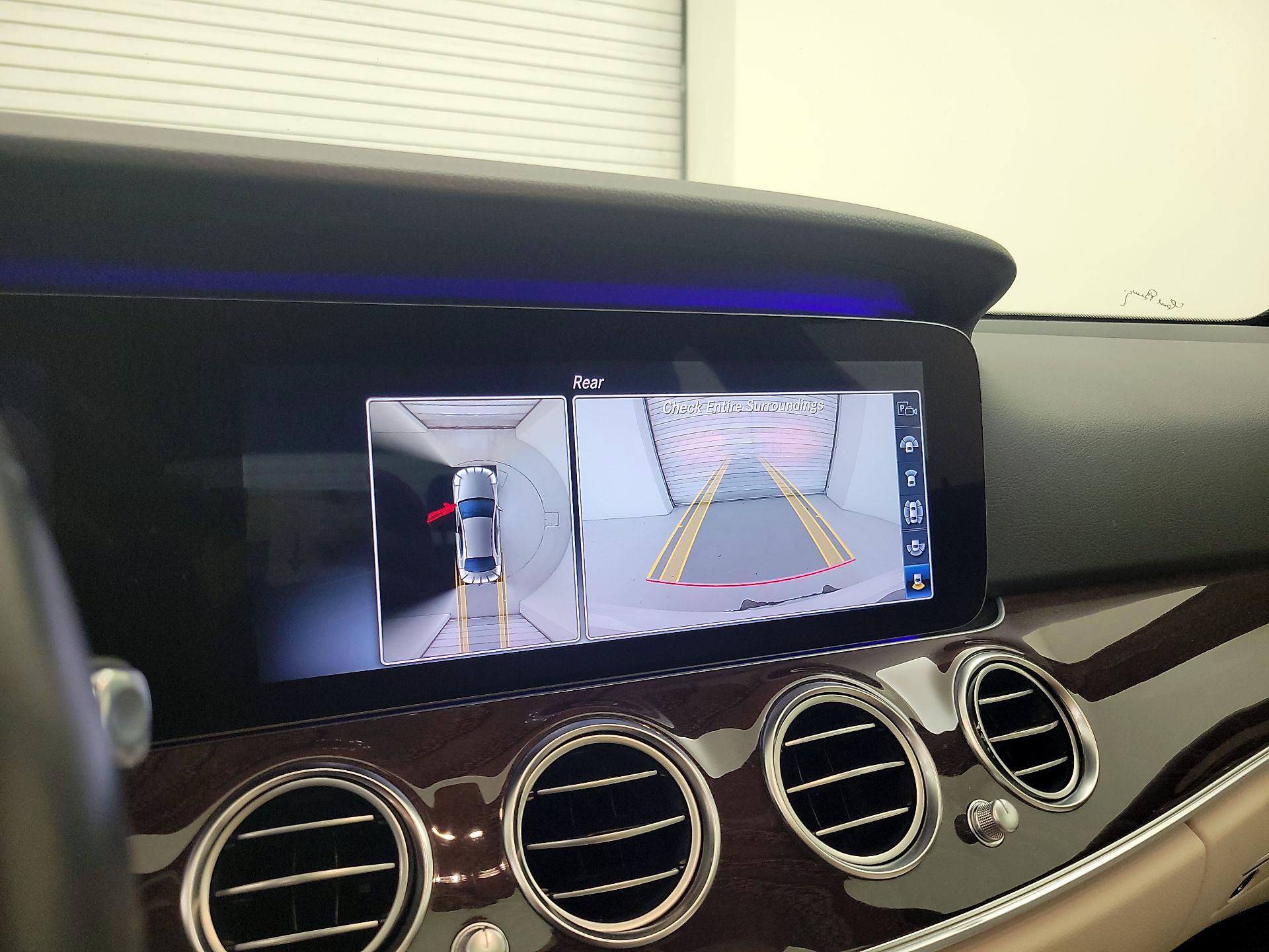 Thumbnail: 2020 Mercedes-Benz E-Class - 15