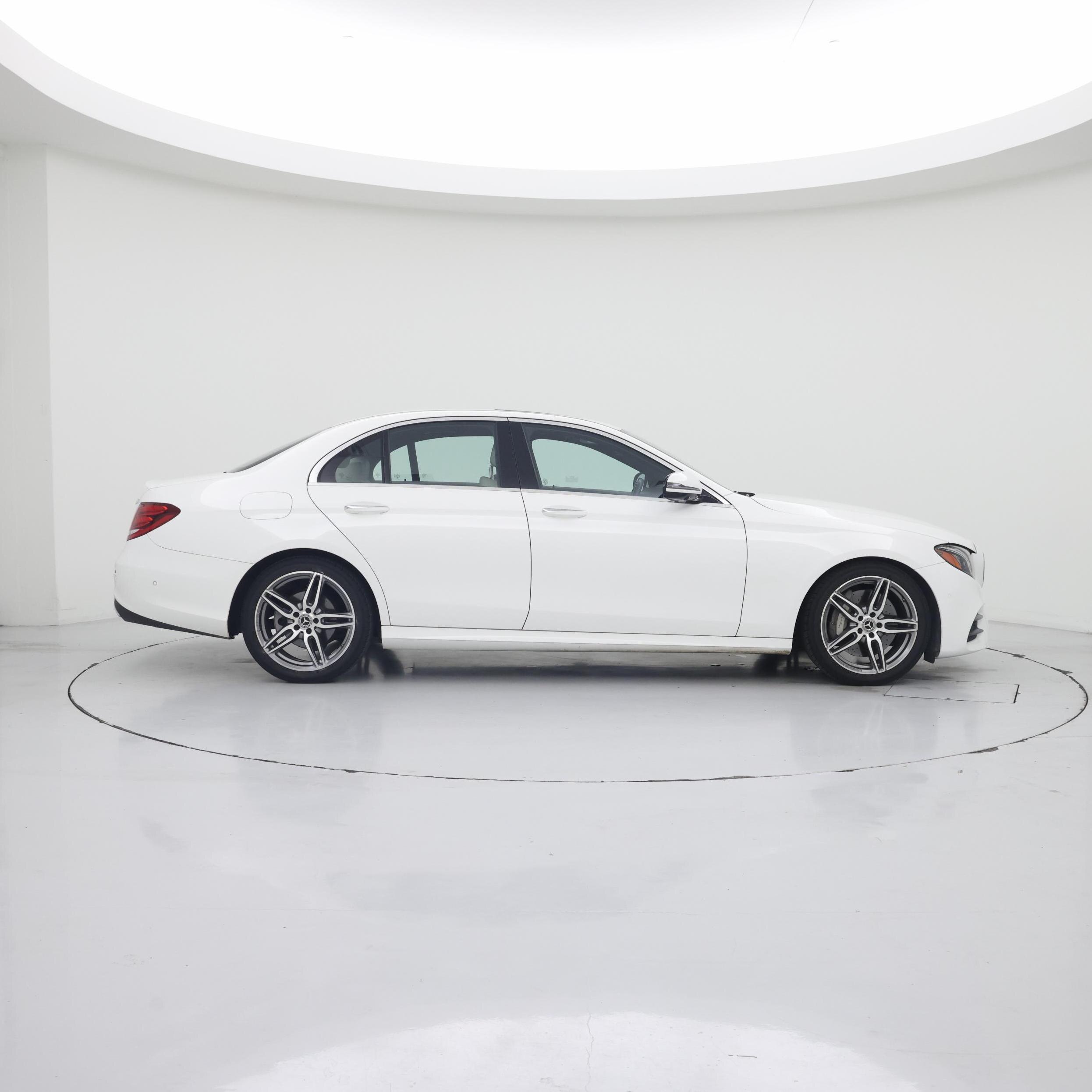 Thumbnail: 2020 Mercedes-Benz E-Class - 7
