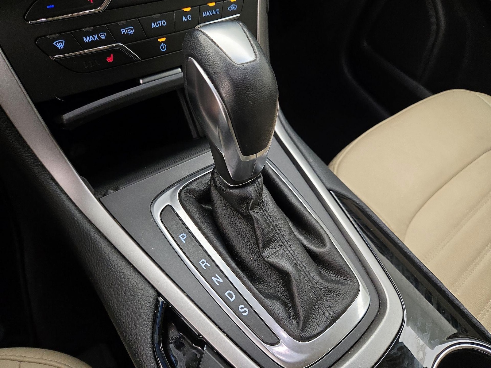 2017 Ford Edge SEL - Photo 19