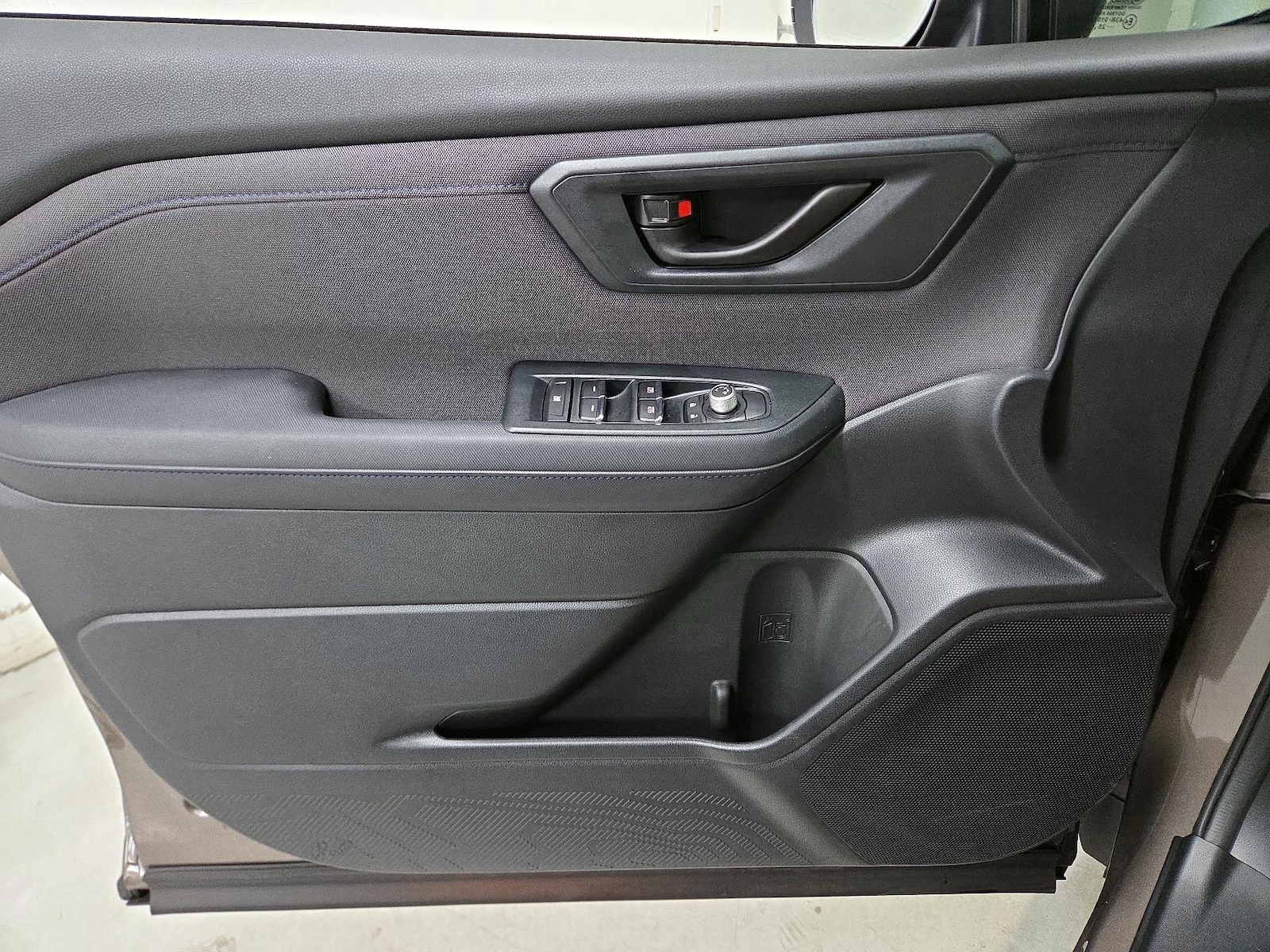 2025 Subaru Forester Premium - Photo 13