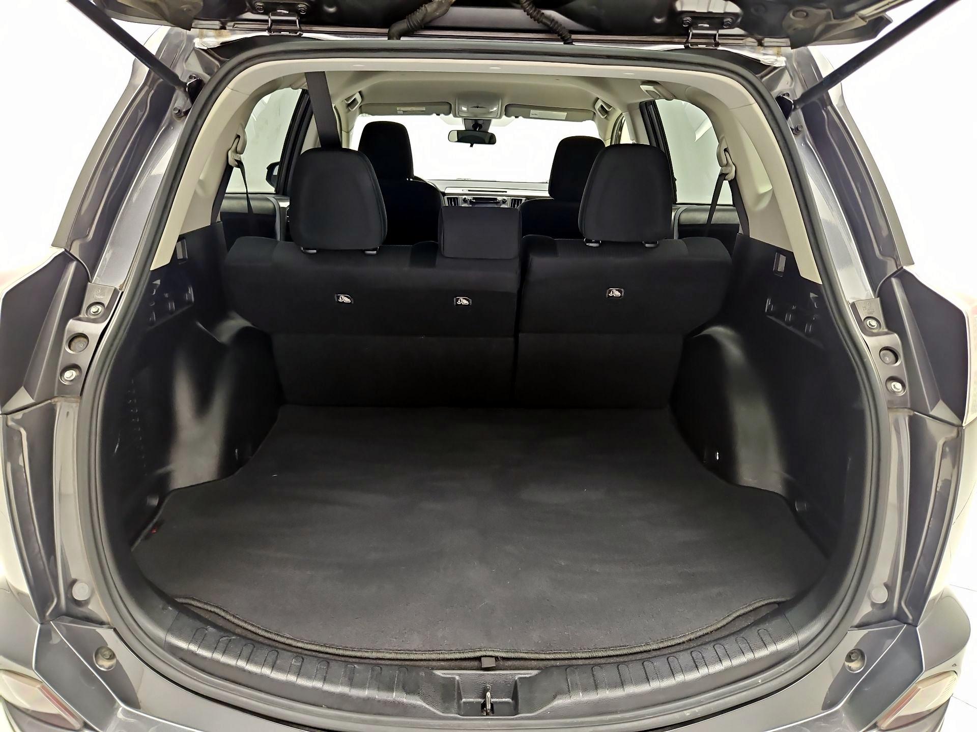 Thumbnail: 2017 Toyota RAV4 - 20