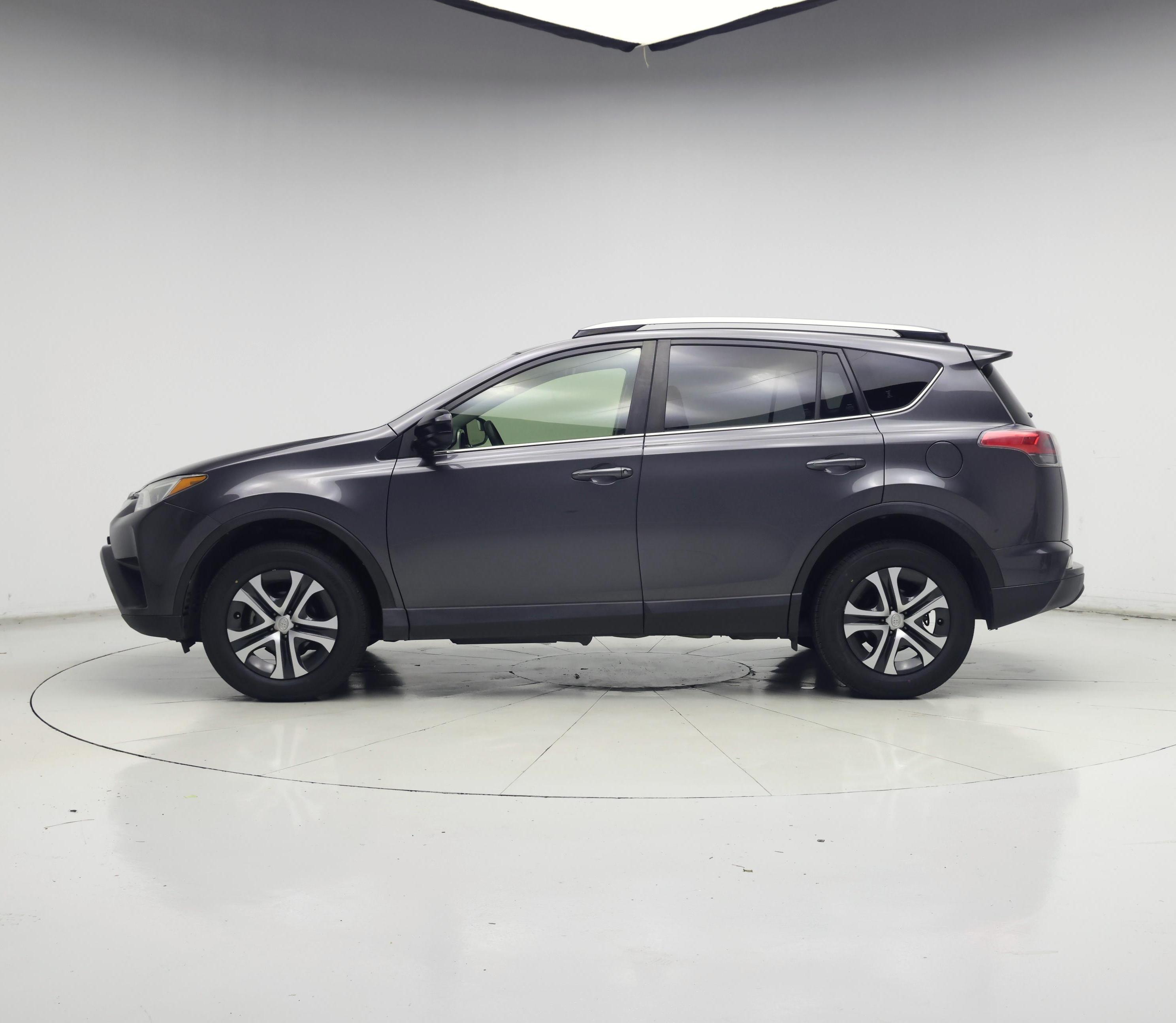 Thumbnail: 2017 Toyota RAV4 - 3