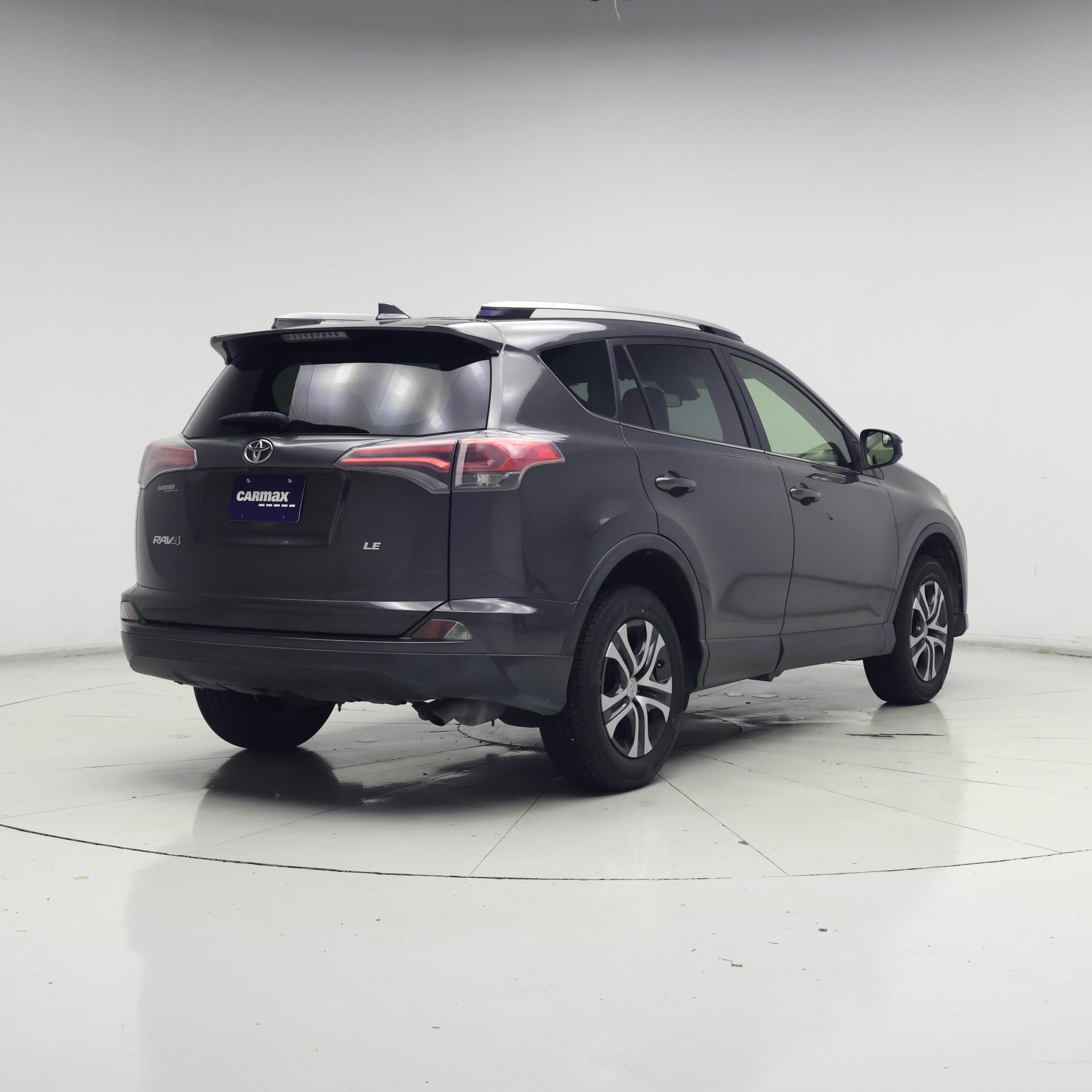 Thumbnail: 2017 Toyota RAV4 - 8