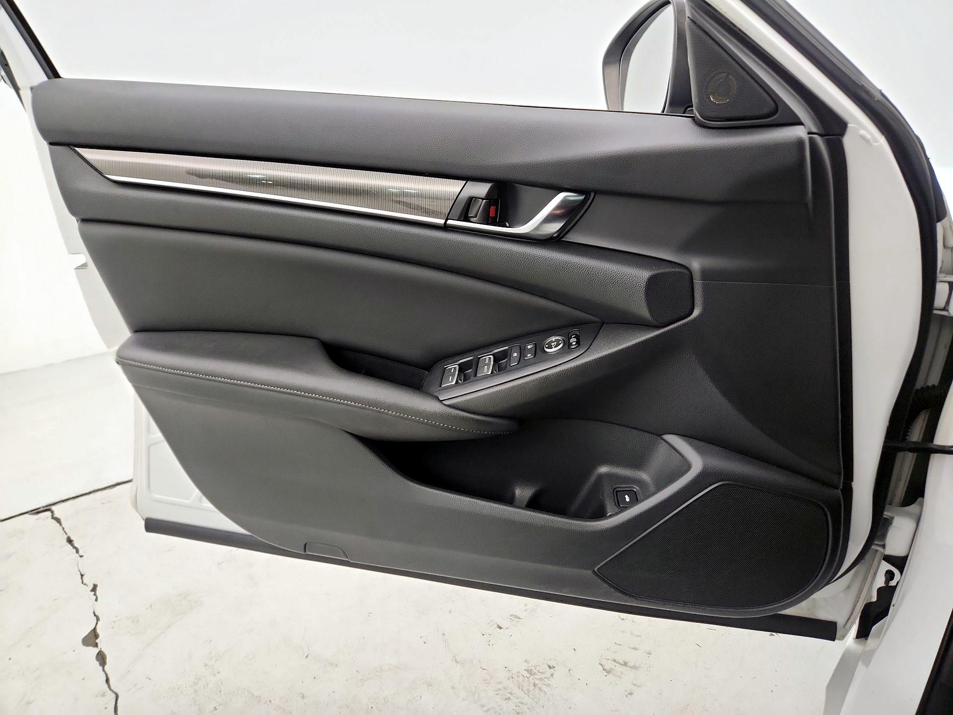 Thumbnail: 2019 Honda Accord - 12